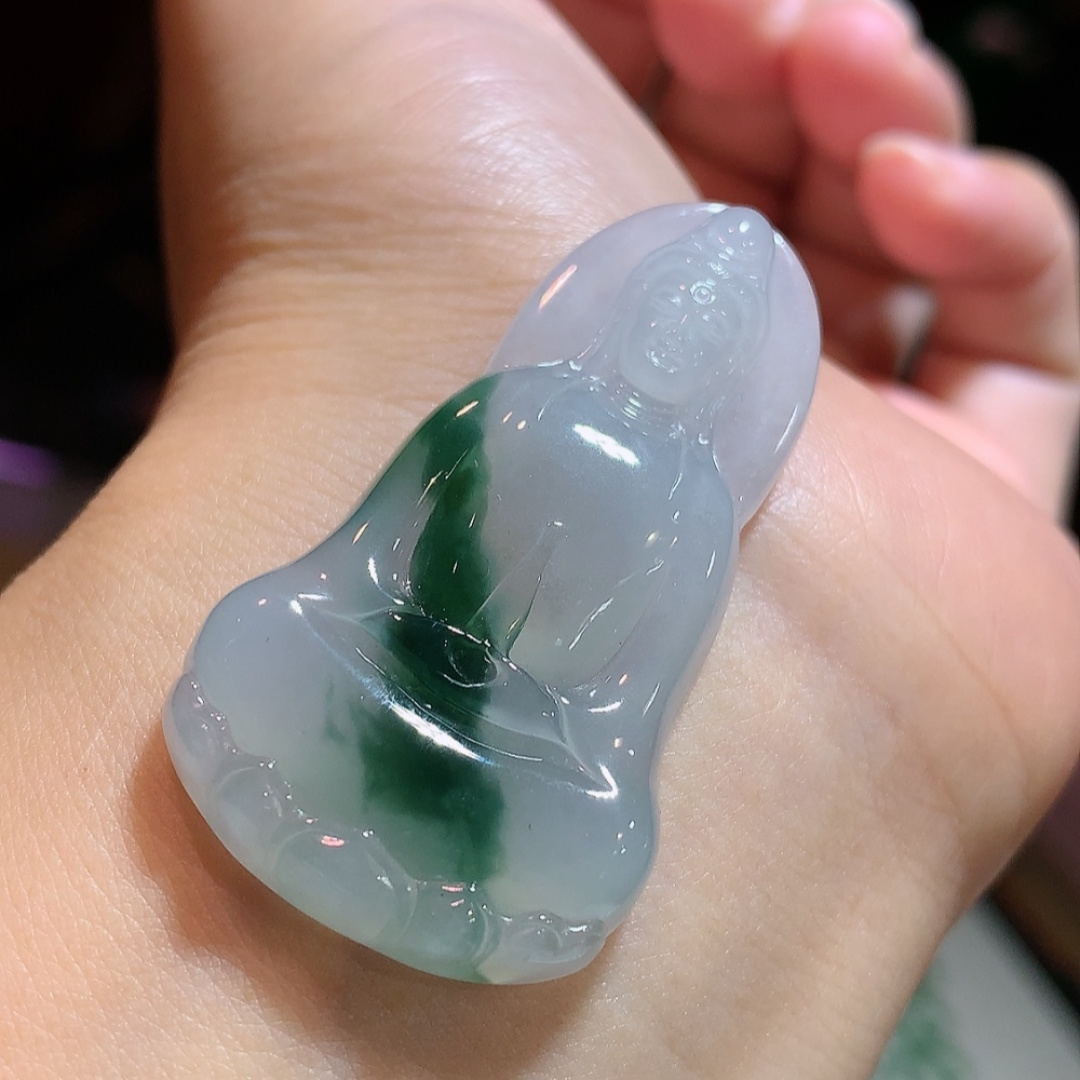 飘花观音挂件 翠色明媚，种老底子细腻，佩戴优雅迷人 货号76513，45.8-25.0-5.7