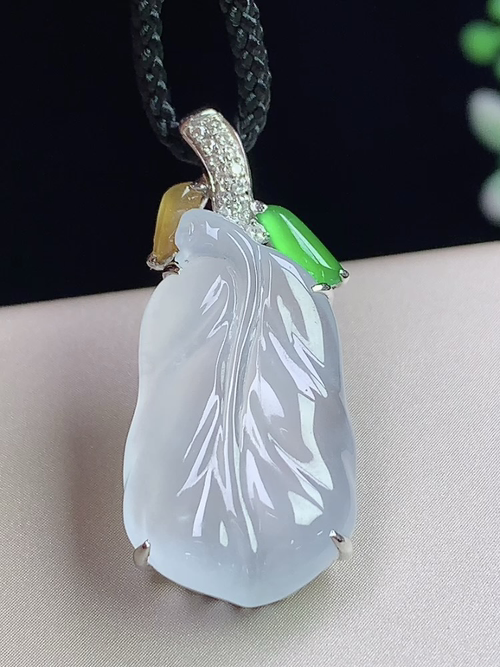 18k金镶冰种树叶，无裂尺寸30-13.3-6.6，裸石22.9-13.4-2.6mm，w15fy