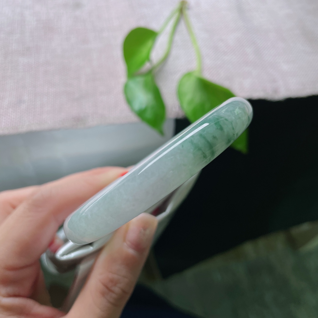 58.6/10.7/8.4飘花正圈，水润细腻，清新简约大方，贵气，有棉线，ss53098a