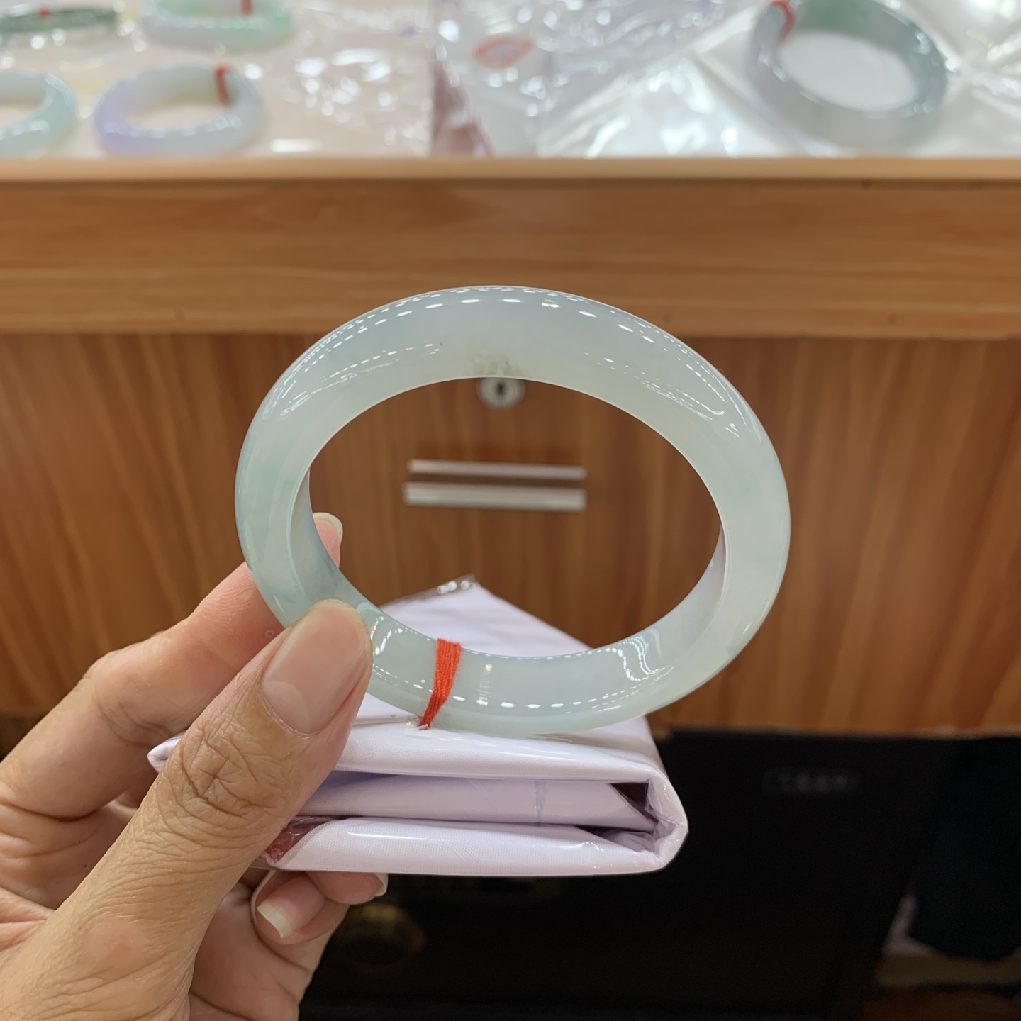 051421HT 蓝底正圈大圈口翡翠手镯 59.6-12.7-9