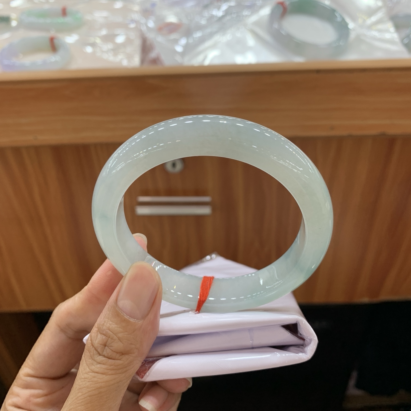 051421HT 蓝底正圈大圈口翡翠手镯 59.6-12.7-9