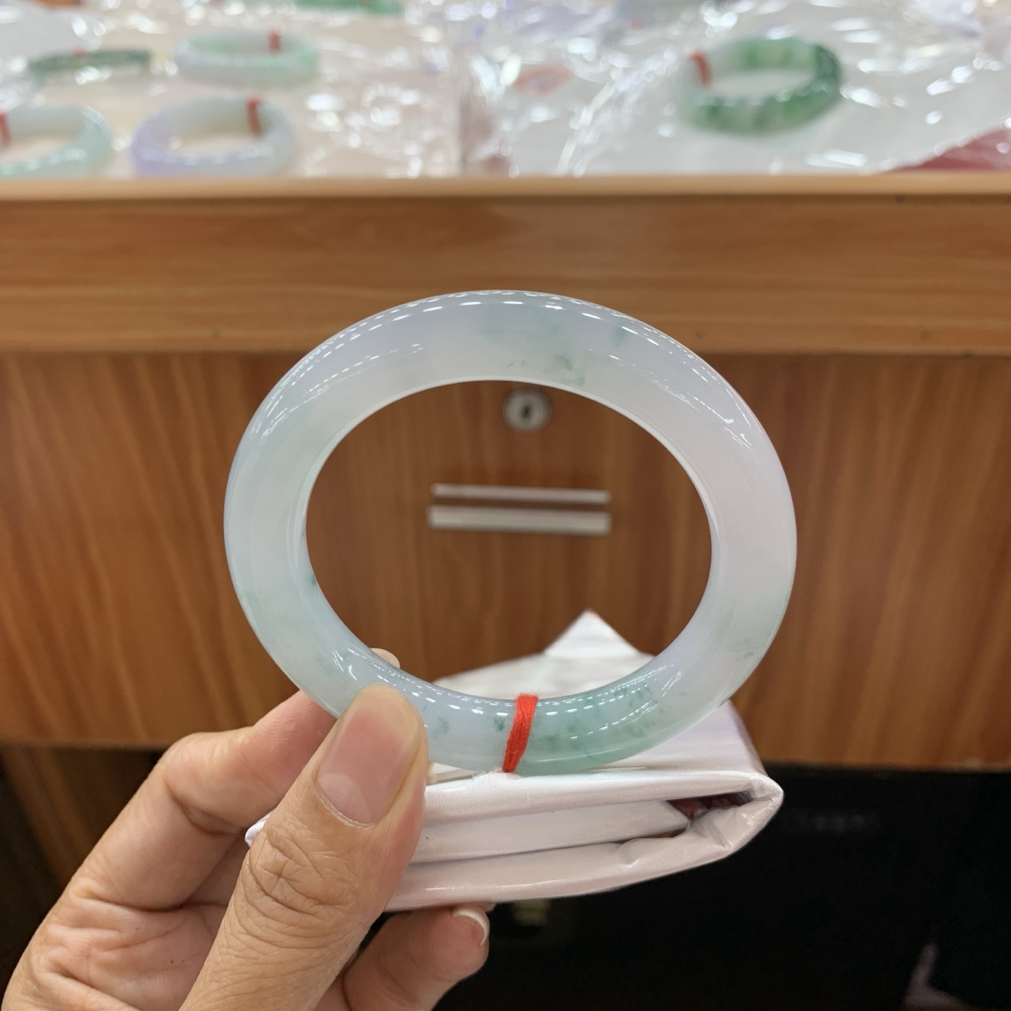 051420MMJ 飘花圆条翡翠手镯 55.5-10.6