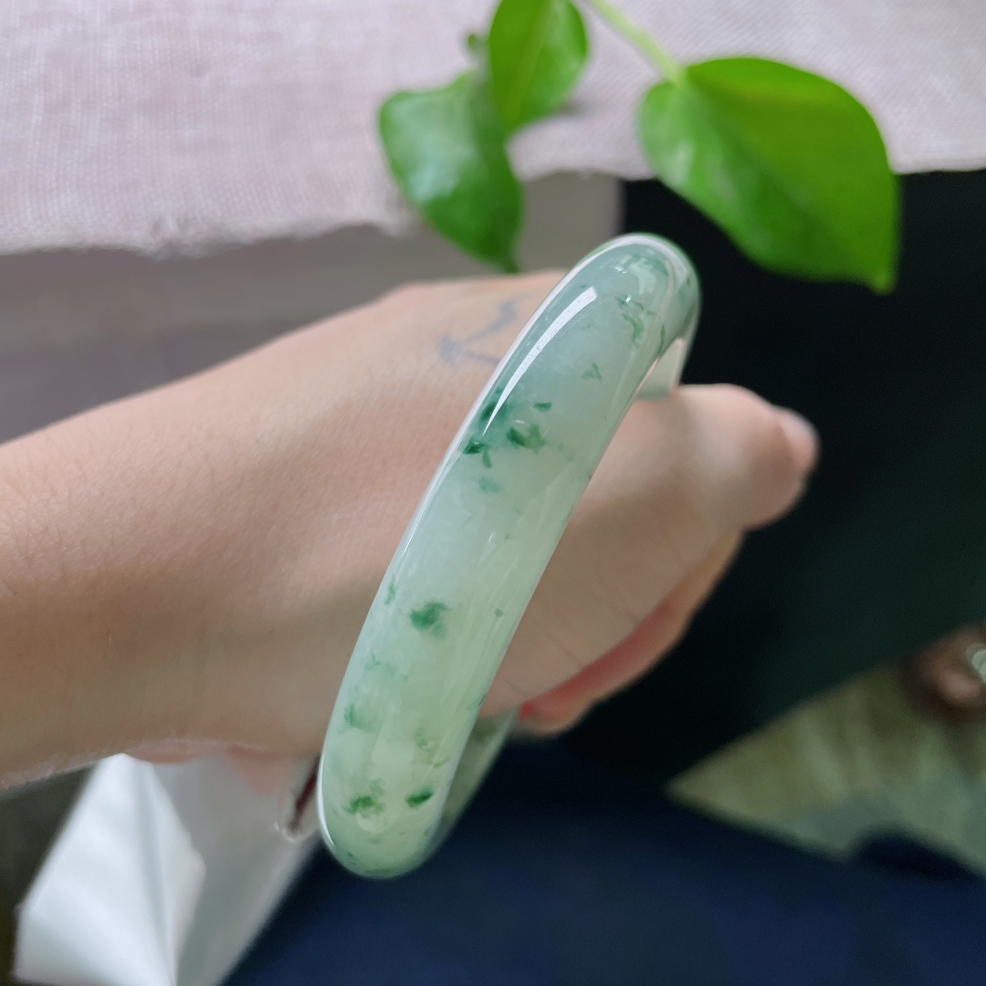 57/11.8/9.4，飘花正圈，贵气，甜美，优雅，耐看，一点棉纹，ss50021a