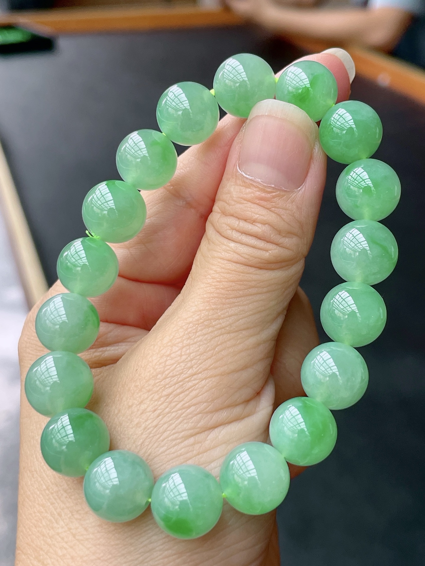 ️ 冰种飘花手串 花色灵动，油润起胶 尺寸：12