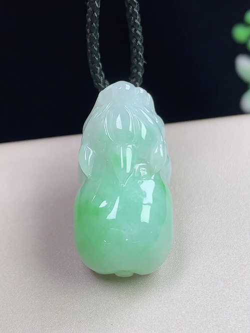 18k金镶飘绿貔貅，无裂，尺寸24.1-12.7-11mm，w15yja