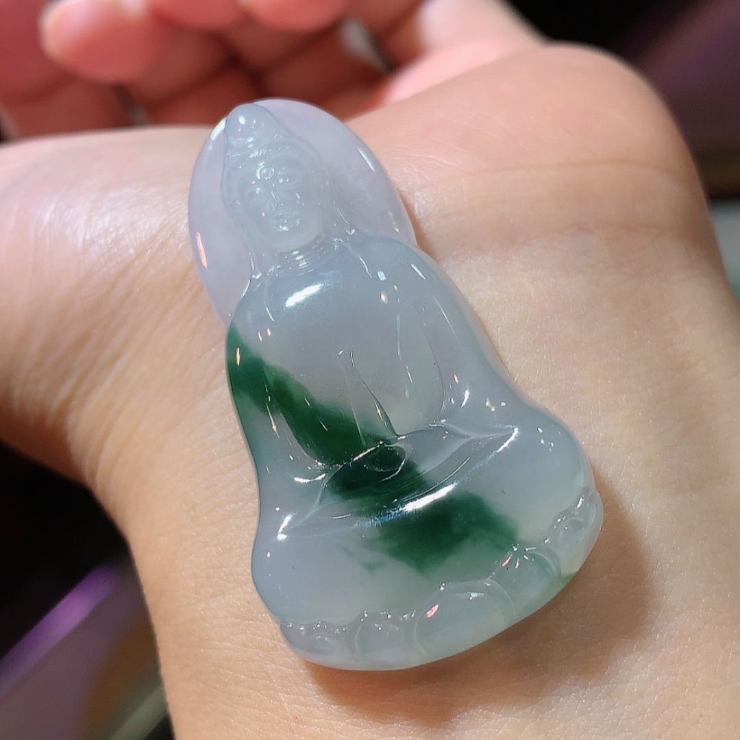飘花观音挂件 翠色明媚，种老底子细腻，佩戴优雅迷人 货号76513，45.8-25.0-5.7
