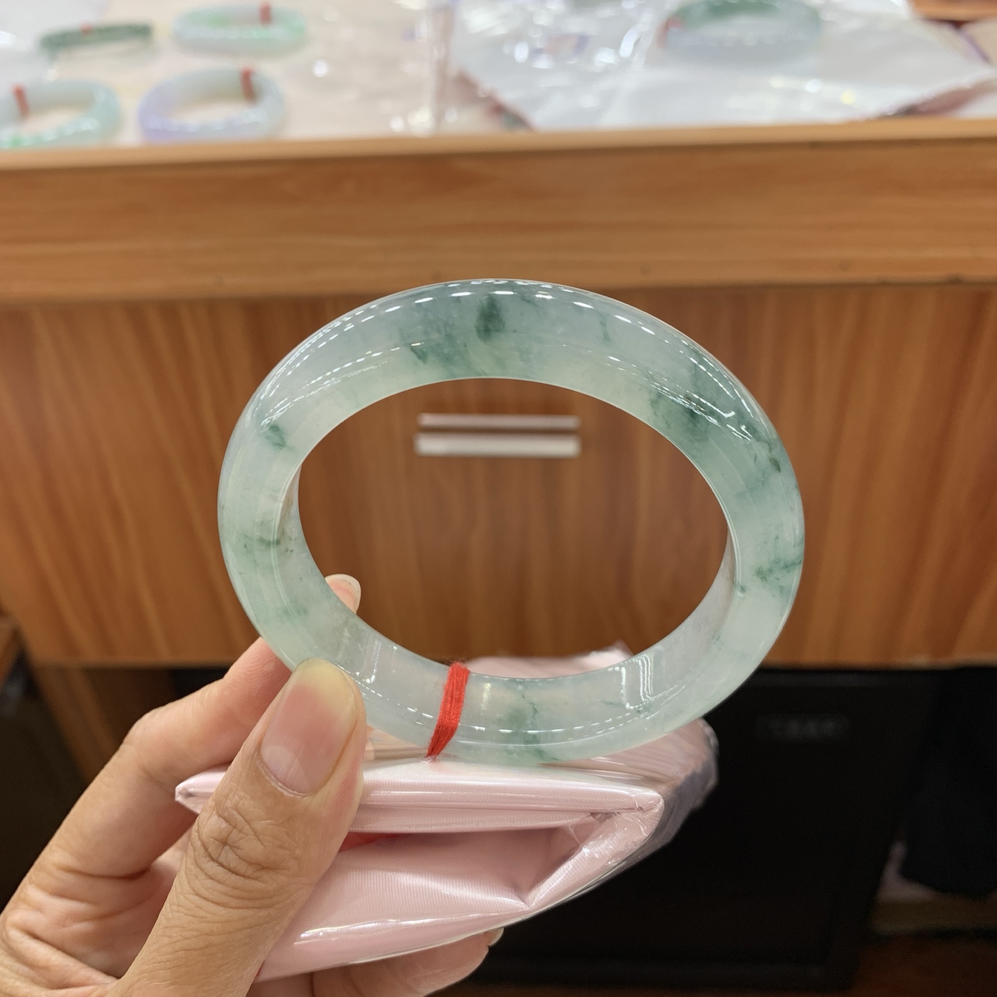 051424HT 飘花正圈大圈口翡翠手镯 62.4-13.5-9.5