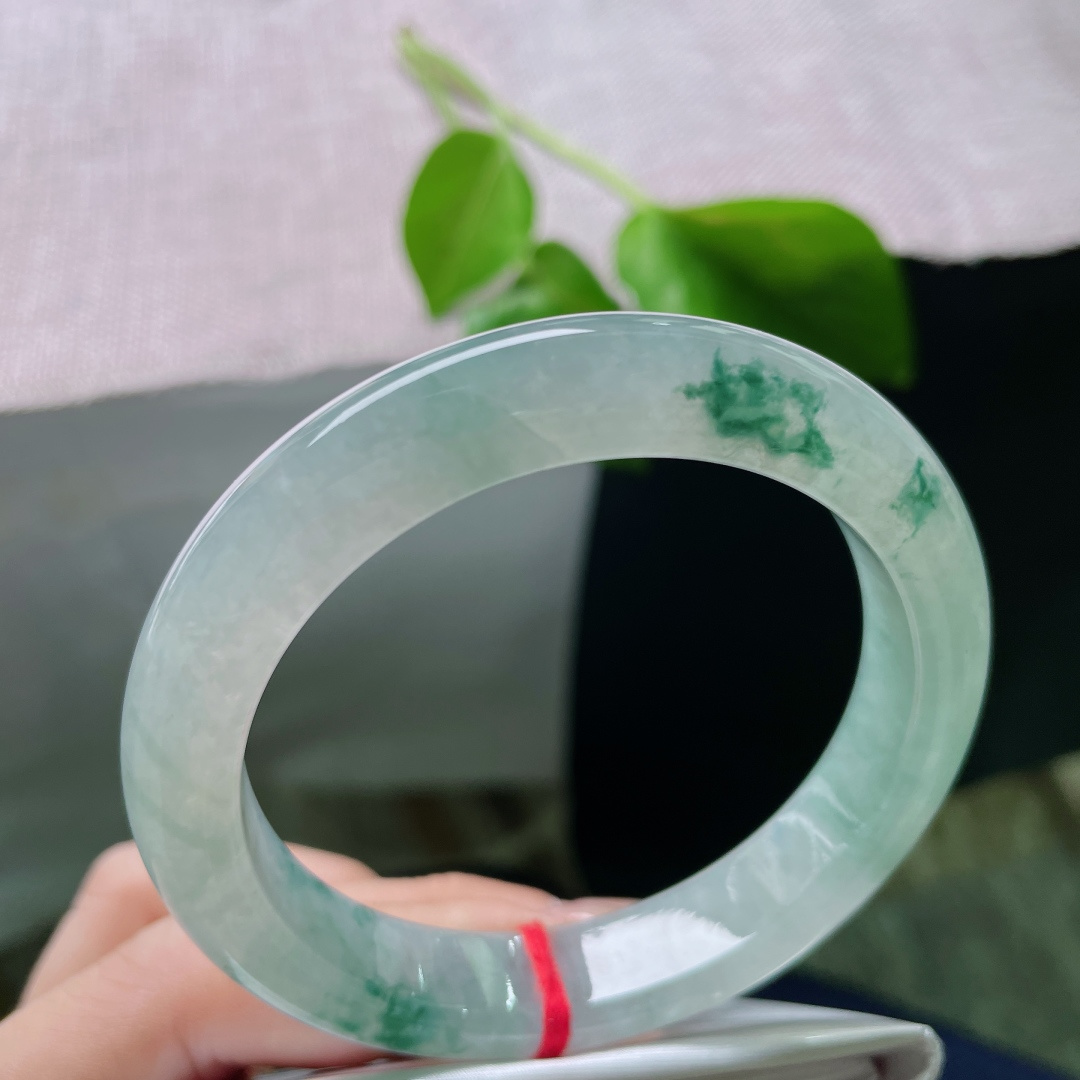 冰飘花正圈，一池冰润，几缕花影，皆是天然诗意。无裂，ss53124a