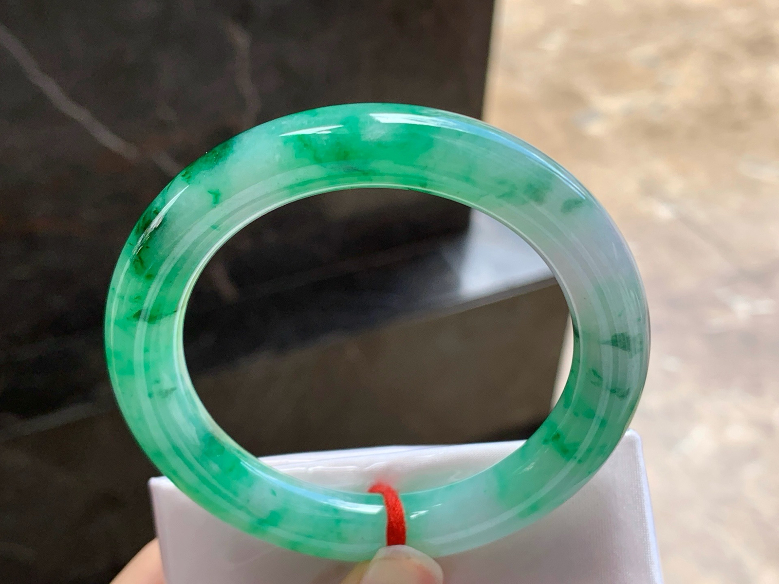 54-10

阳绿色圆条手镯^_^色阳