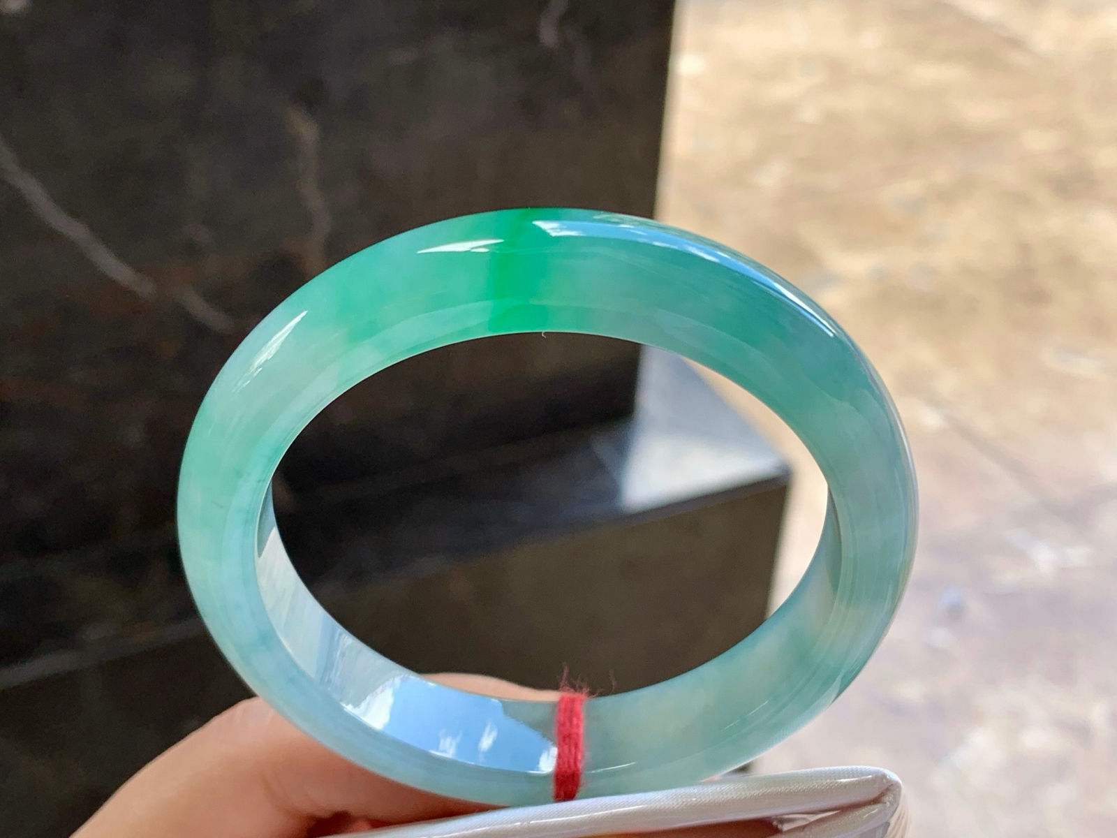 58-12.6-9.2mm

飘绿手镯^_^色阳