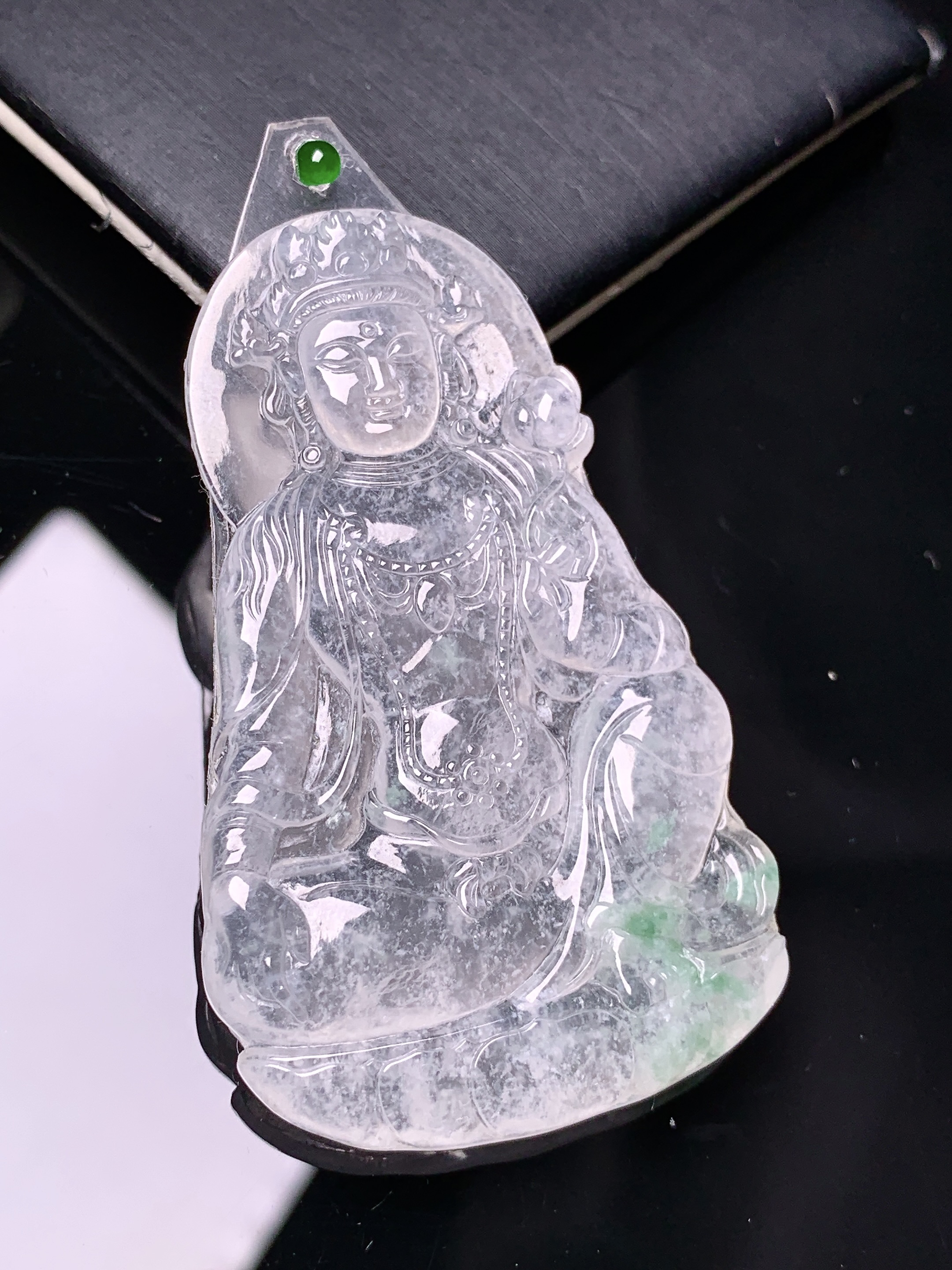 镶嵌款 冰种度母观音菩萨吊坠 玉质细腻 色泽艳丽清新 水润亮眼 整体尺寸55.2*33.6*3 2x