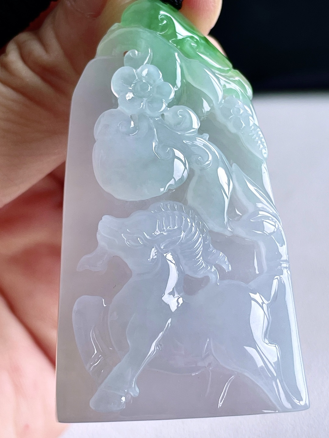 糯冰飘花生肖羊牌吊坠 无裂, 性比高 尺寸62-33.6-10.8 42.5克