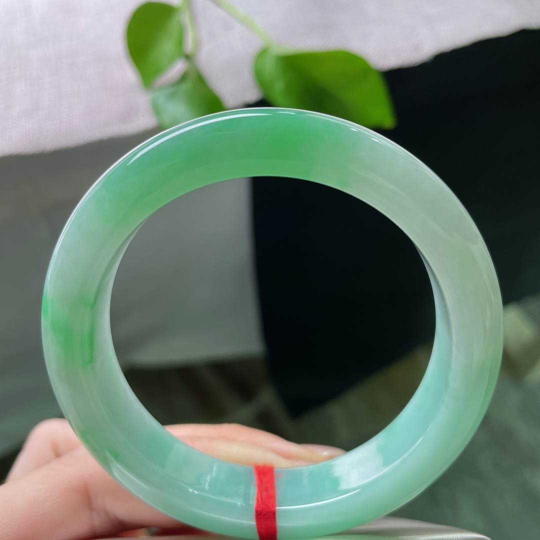 57.1/12.6/9.2，绿底正圈，色泽温柔，治愈，小清新，水头好，细腻，皮纹，ss52472a