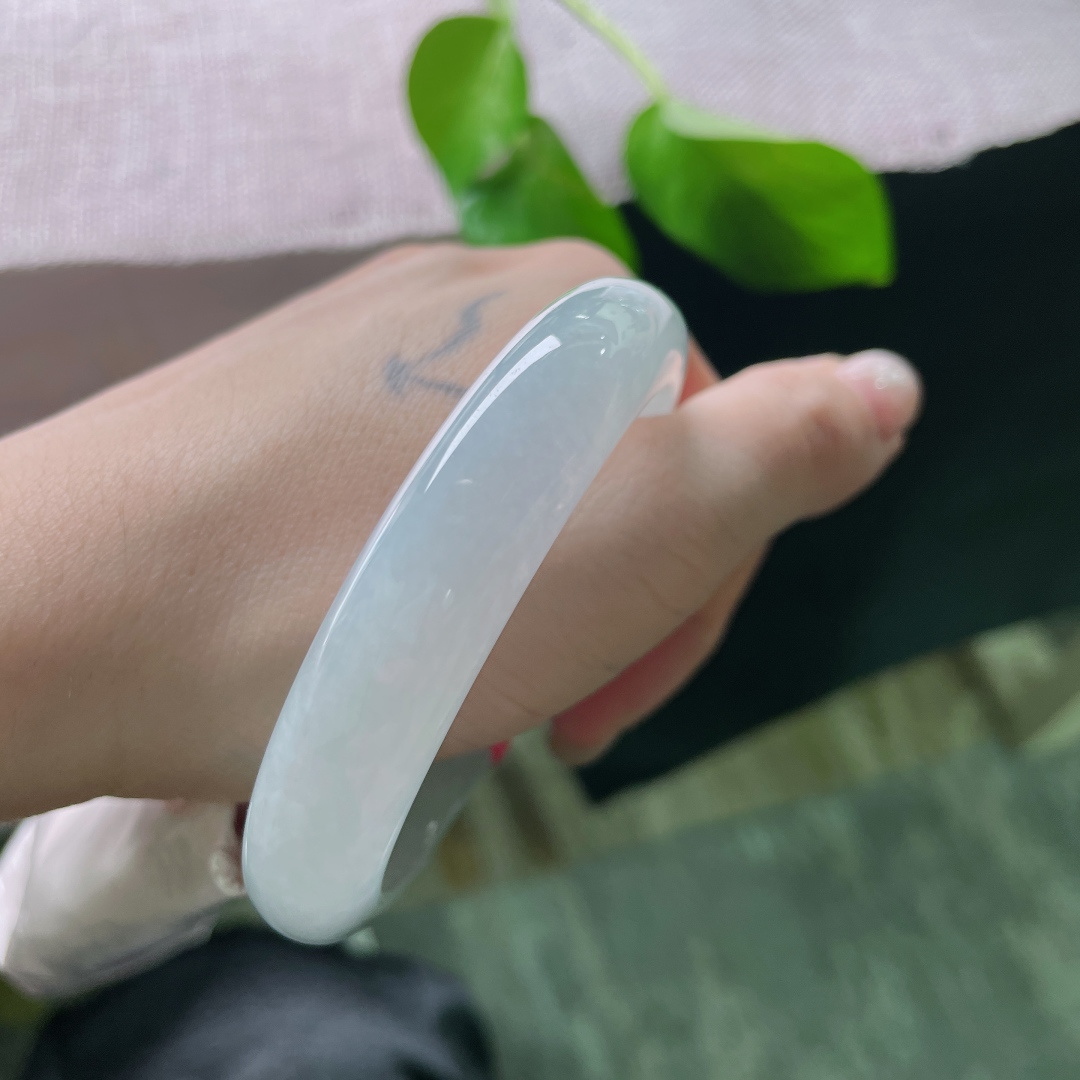 57/12.5/7.8，冰晴底正圈，清雅，种老，出水芙蓉，柔润细腻，无裂，ss51515a