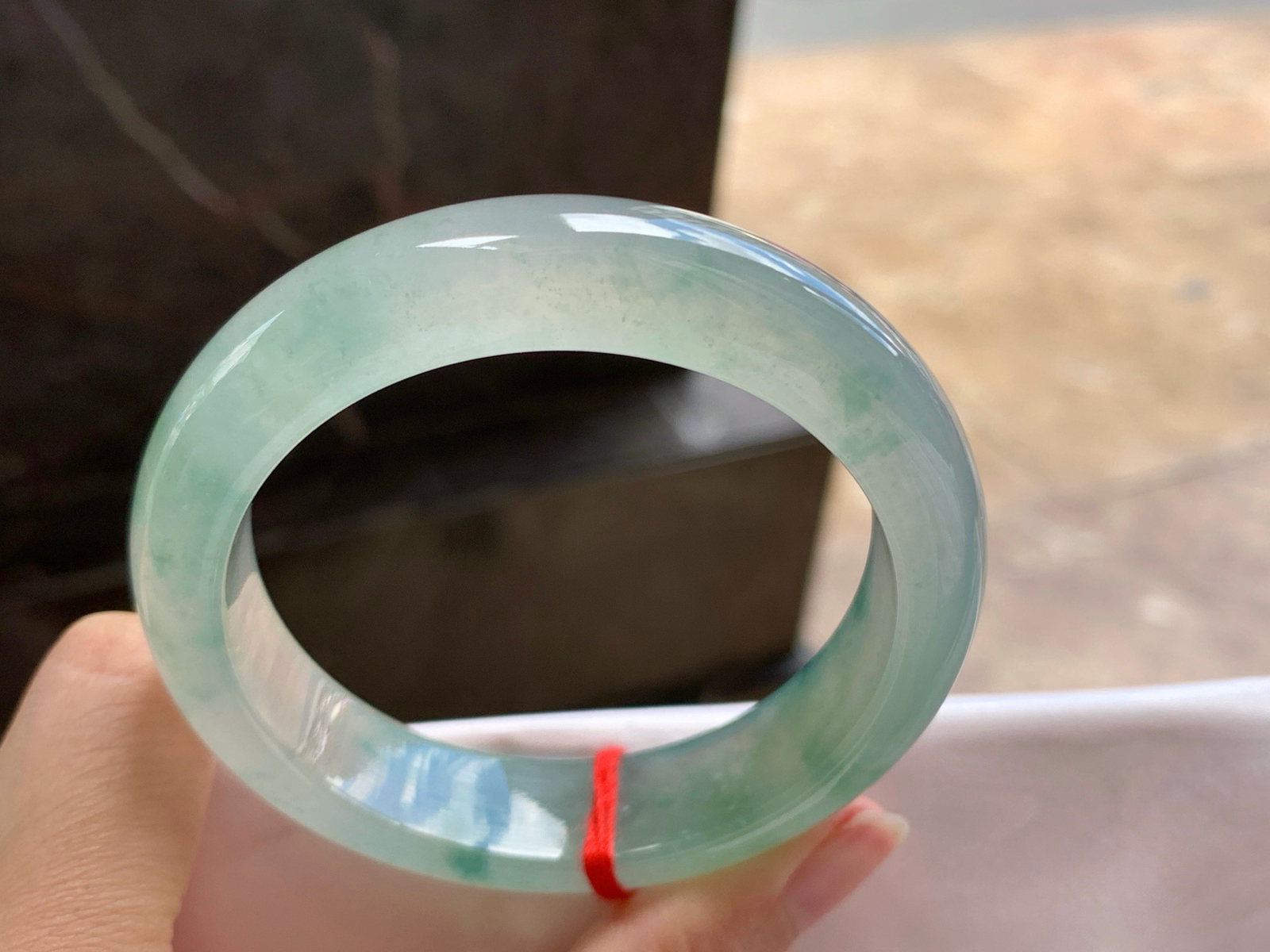 55-14-8.8

冰种手镯^_^透亮
