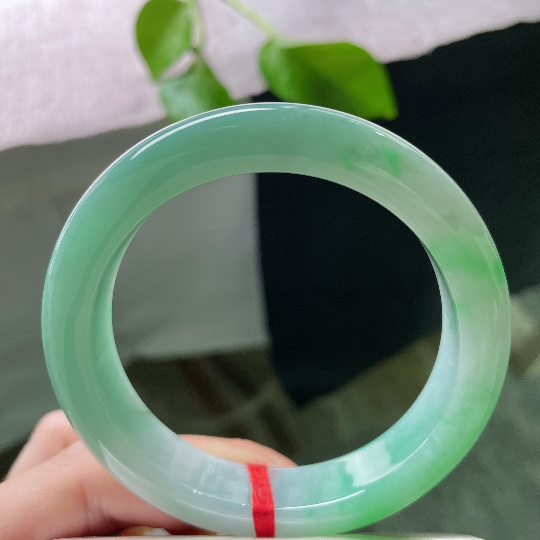 57.1/12.6/9.2，绿底正圈，色泽温柔，治愈，小清新，水头好，细腻，皮纹，ss52472a