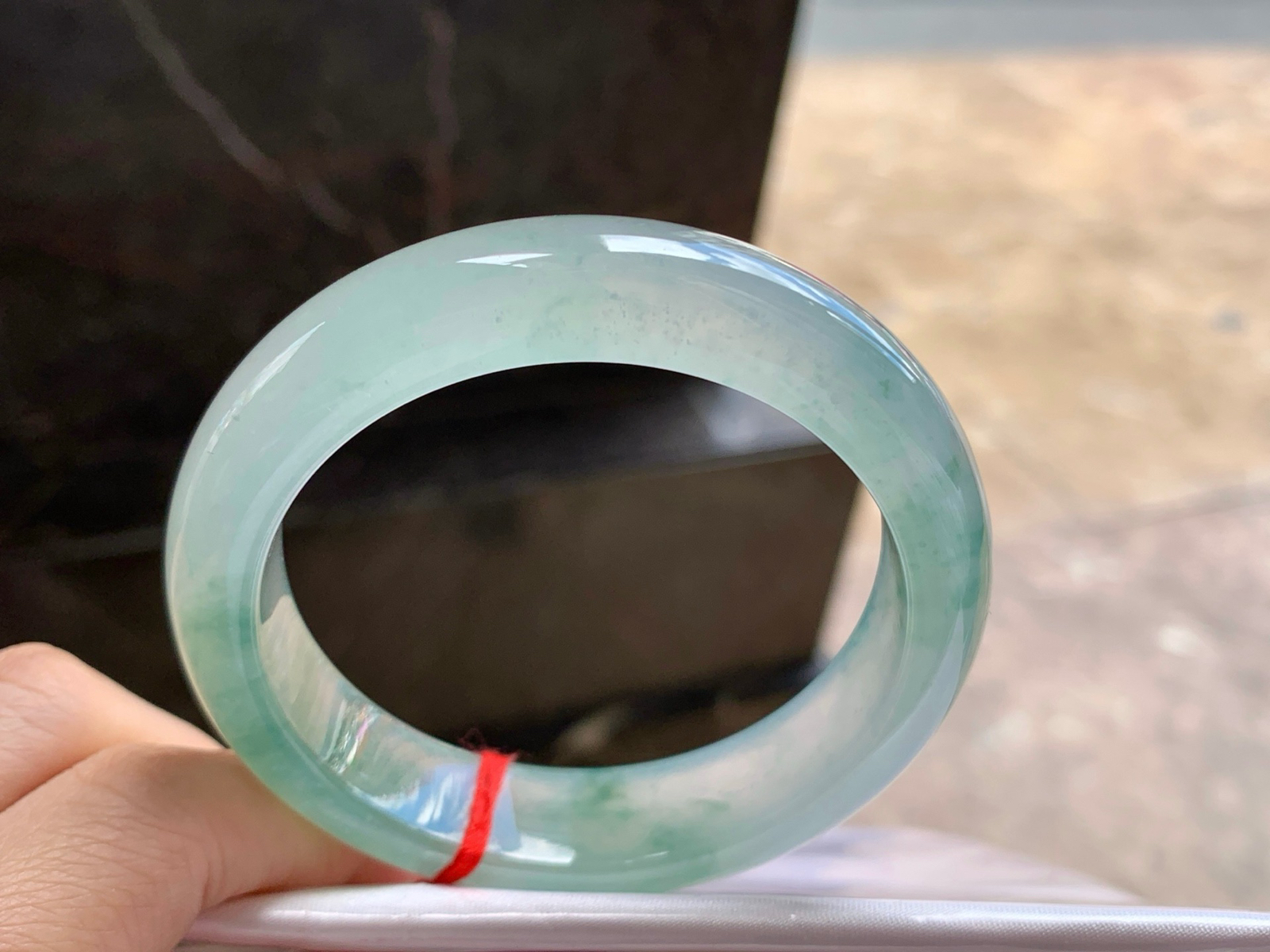 55-14-8.8

冰种手镯^_^透亮