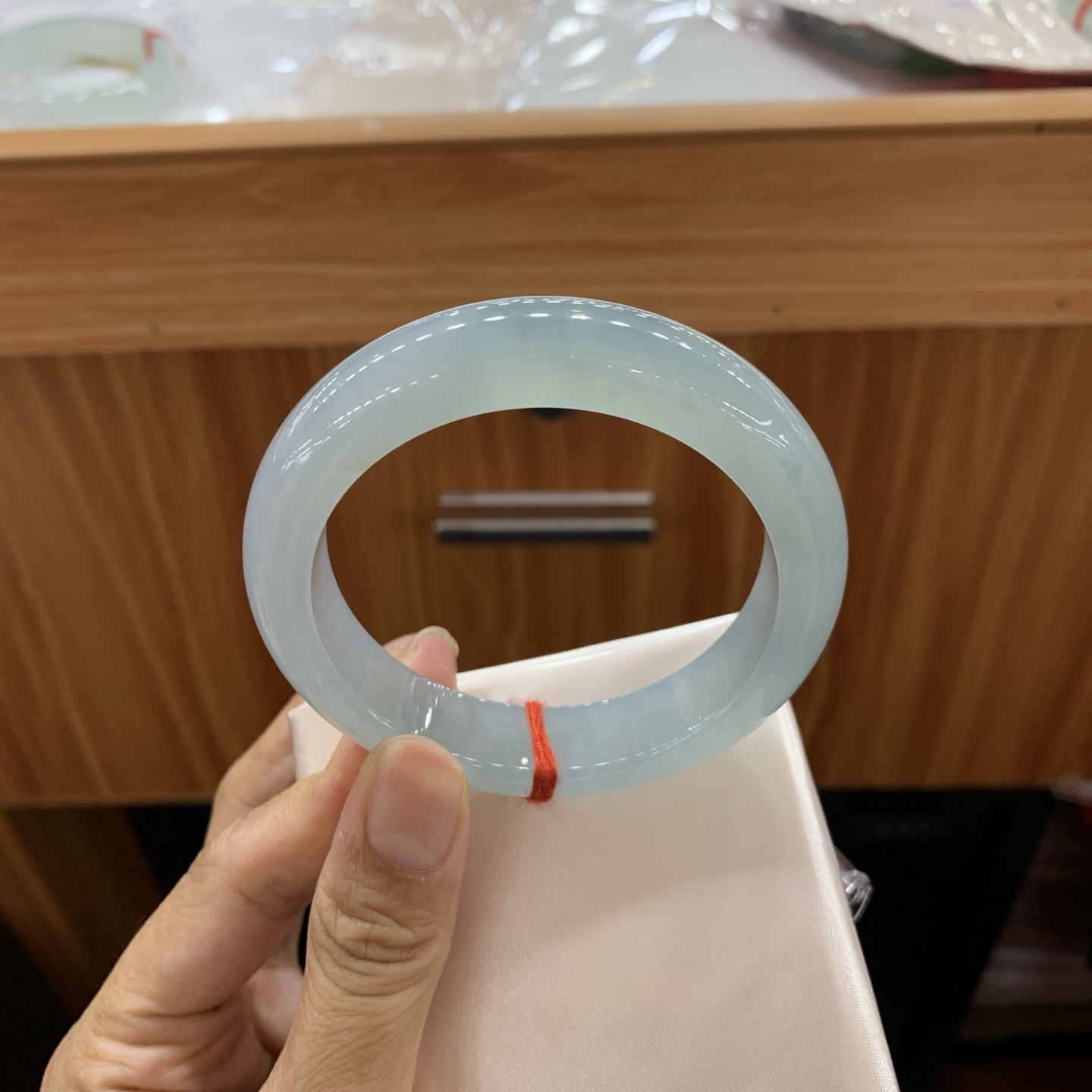051513GX 冰蓝正圈翡翠手镯 56.2-13-9.3