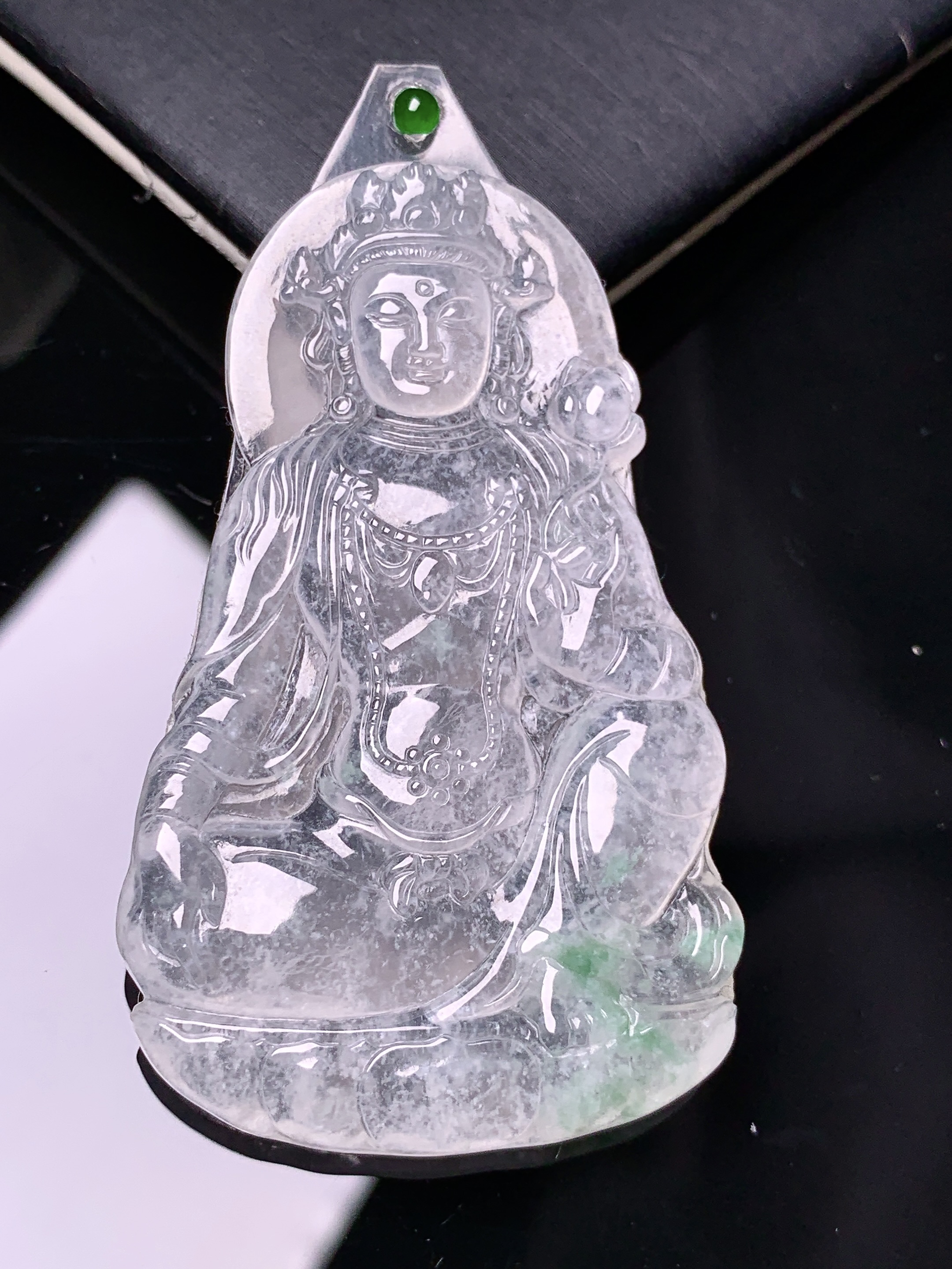 镶嵌款 冰种度母观音菩萨吊坠 玉质细腻 色泽艳丽清新 水润亮眼 整体尺寸55.2*33.6*3 2x