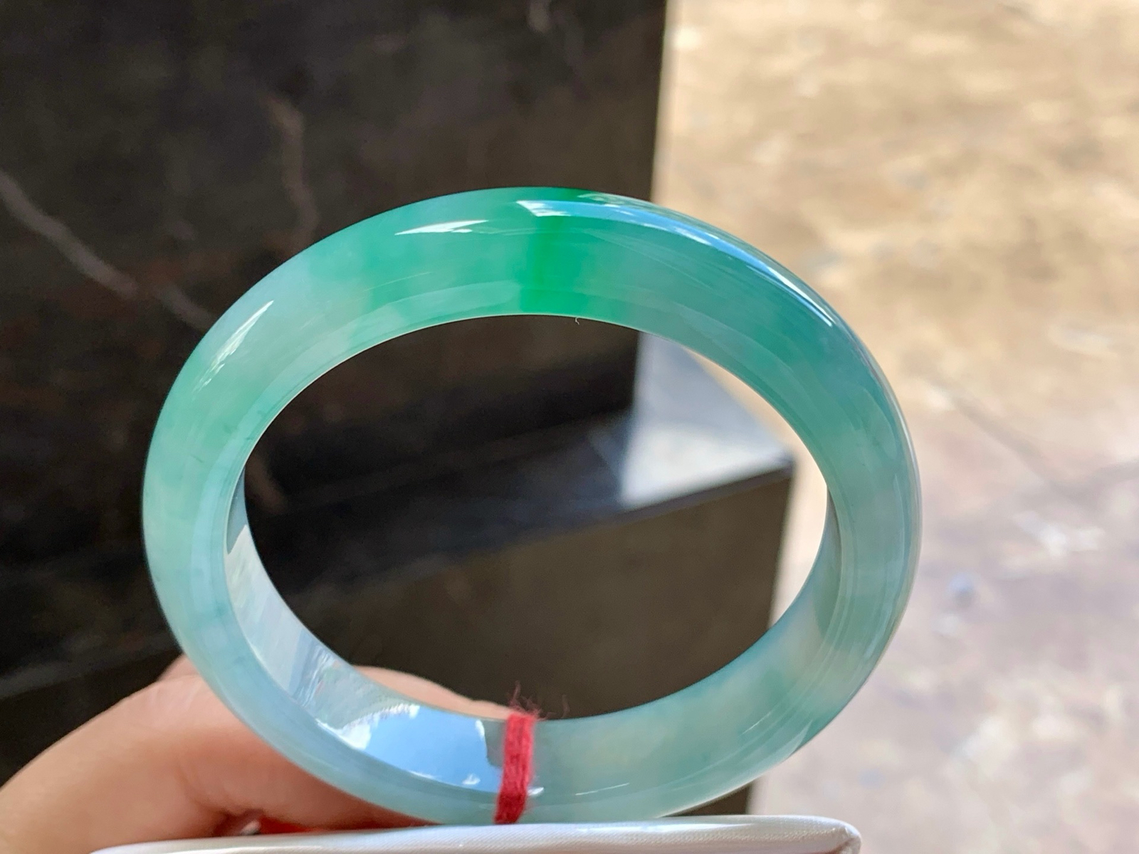 58-12.6-9.2mm

飘绿手镯^_^色阳