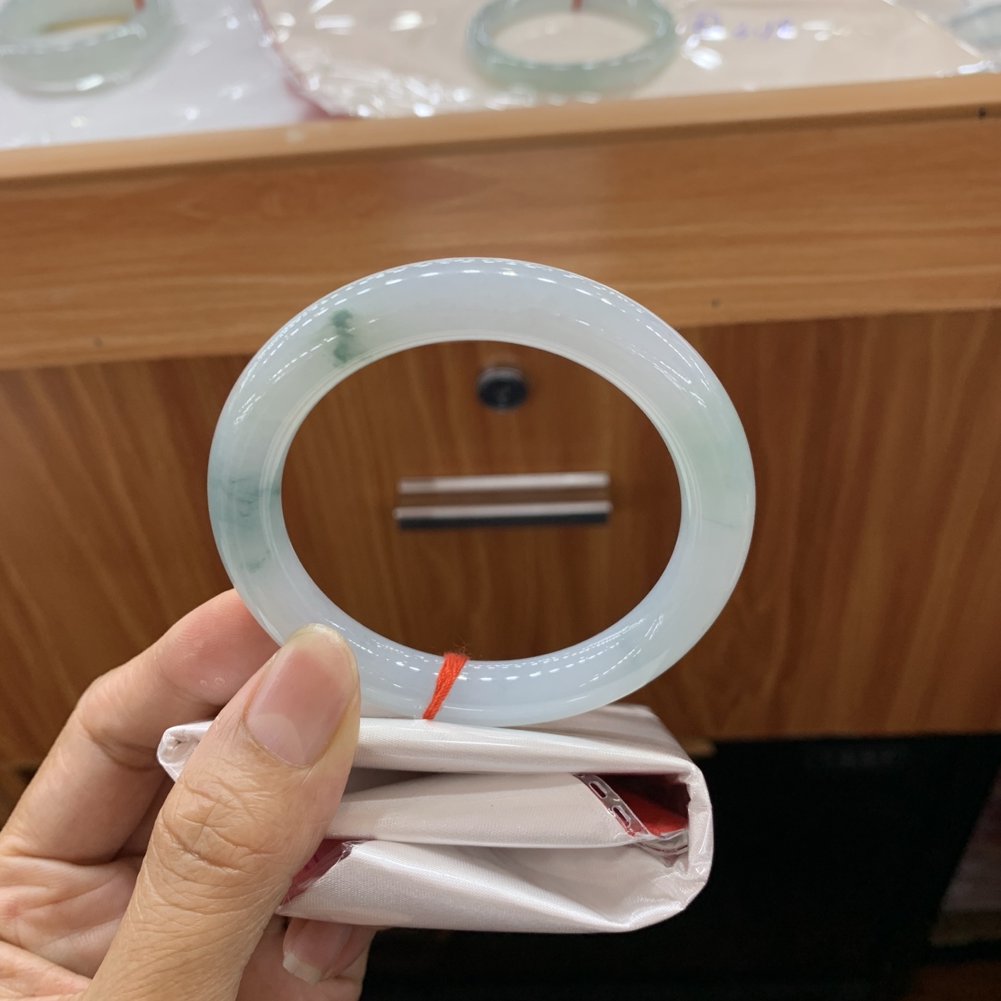 051505GX 飘花圆条翡翠手镯 53-9.7-9.2