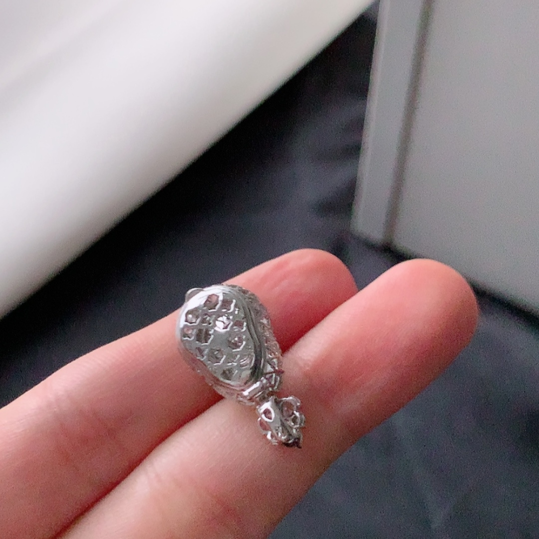 冰阳绿葫芦吊坠。水润通透 品相佳  佩戴优雅迷人 货号52515，21.9-11.2-8.9