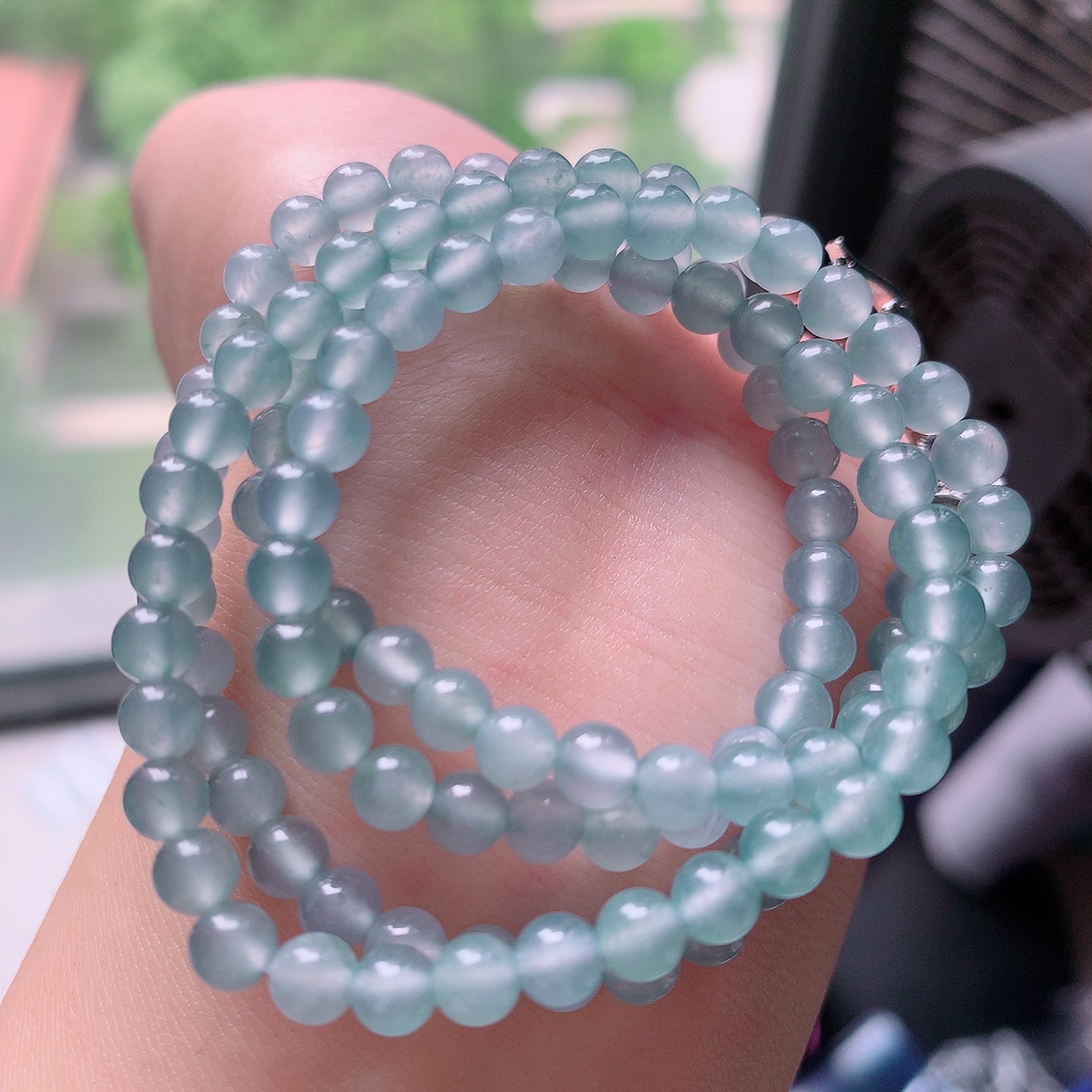 自然光实拍，冰种翡翠圆珠项链  翡翠珠链 （装饰扣）玉质细腻  冰清玉润  颜色漂亮  #001.1