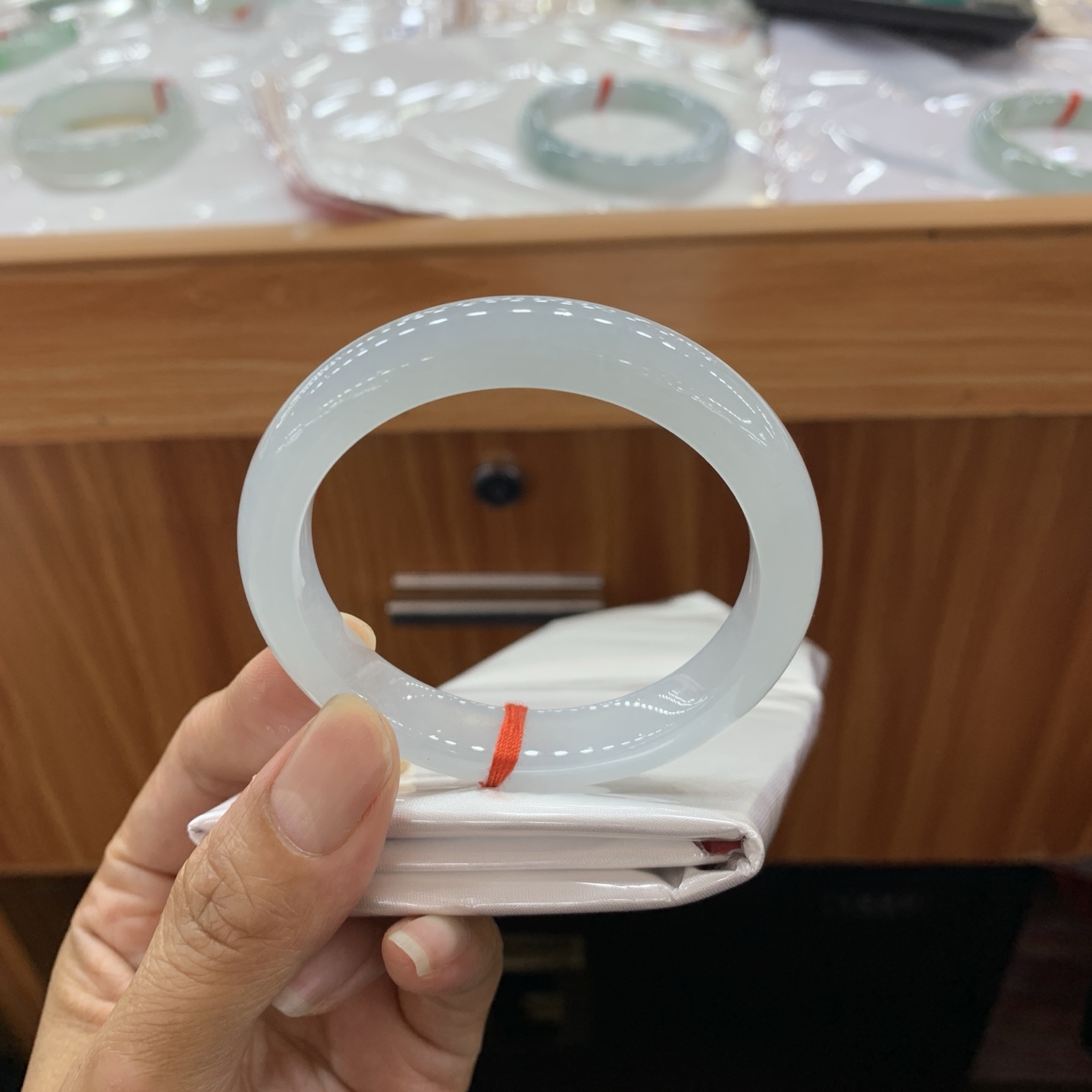 051503MMJ 冰蓝正圈翡翠手镯 52.2-10.2-7.7