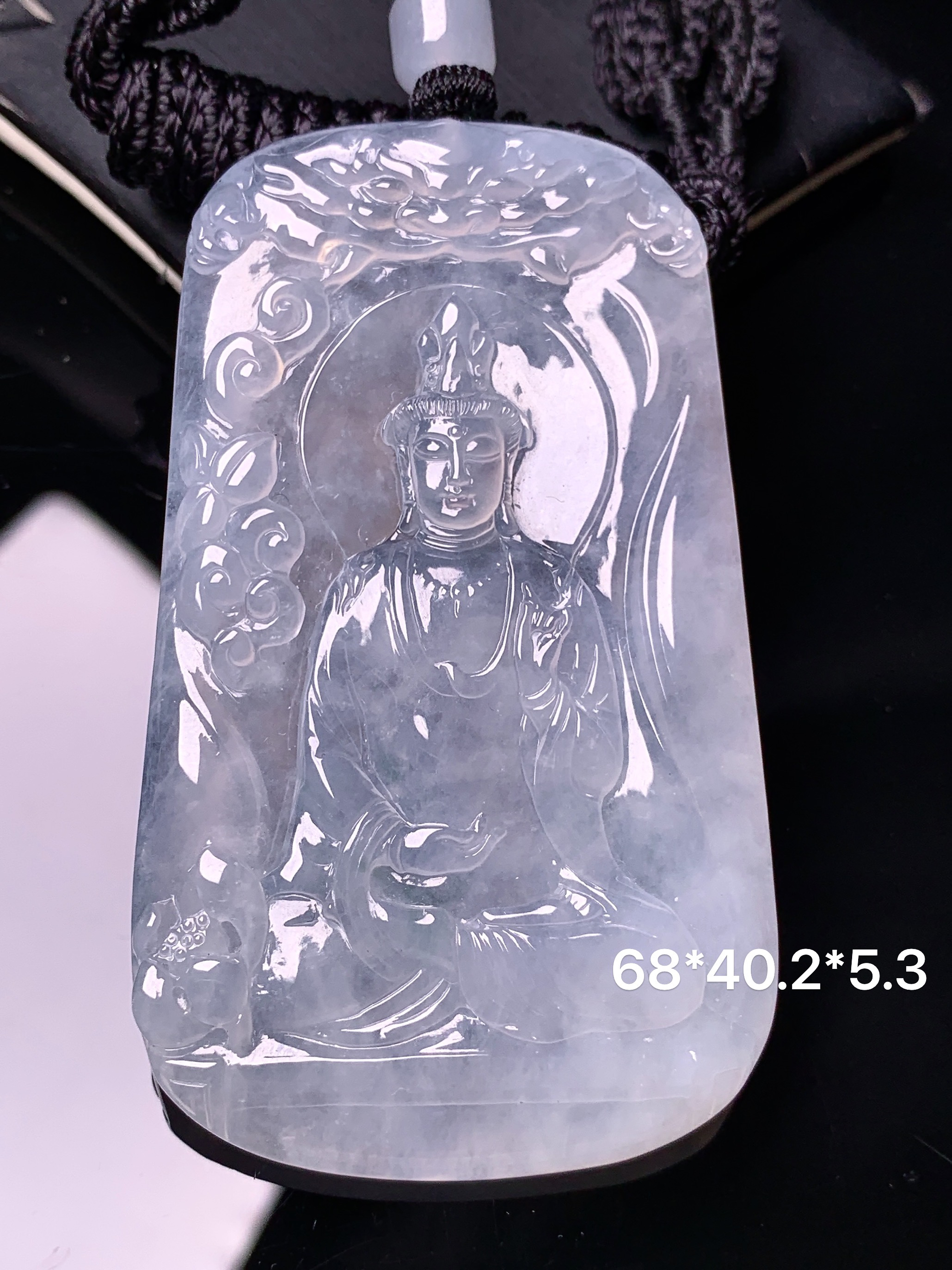 冰种观音菩萨吊坠 玉质细腻 色泽艳丽清新 水润亮眼 整体尺寸68*40.2*5.3 a2