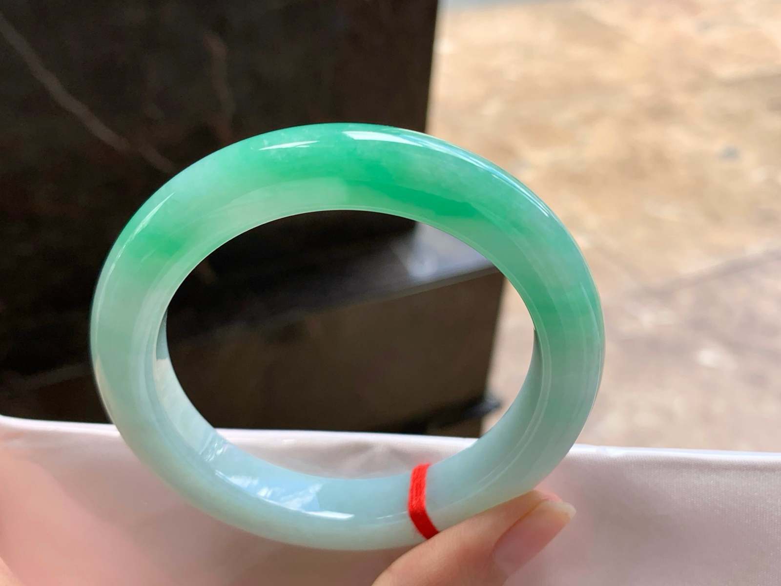 55.5-10.5-10

飘绿手镯^_^清新细腻