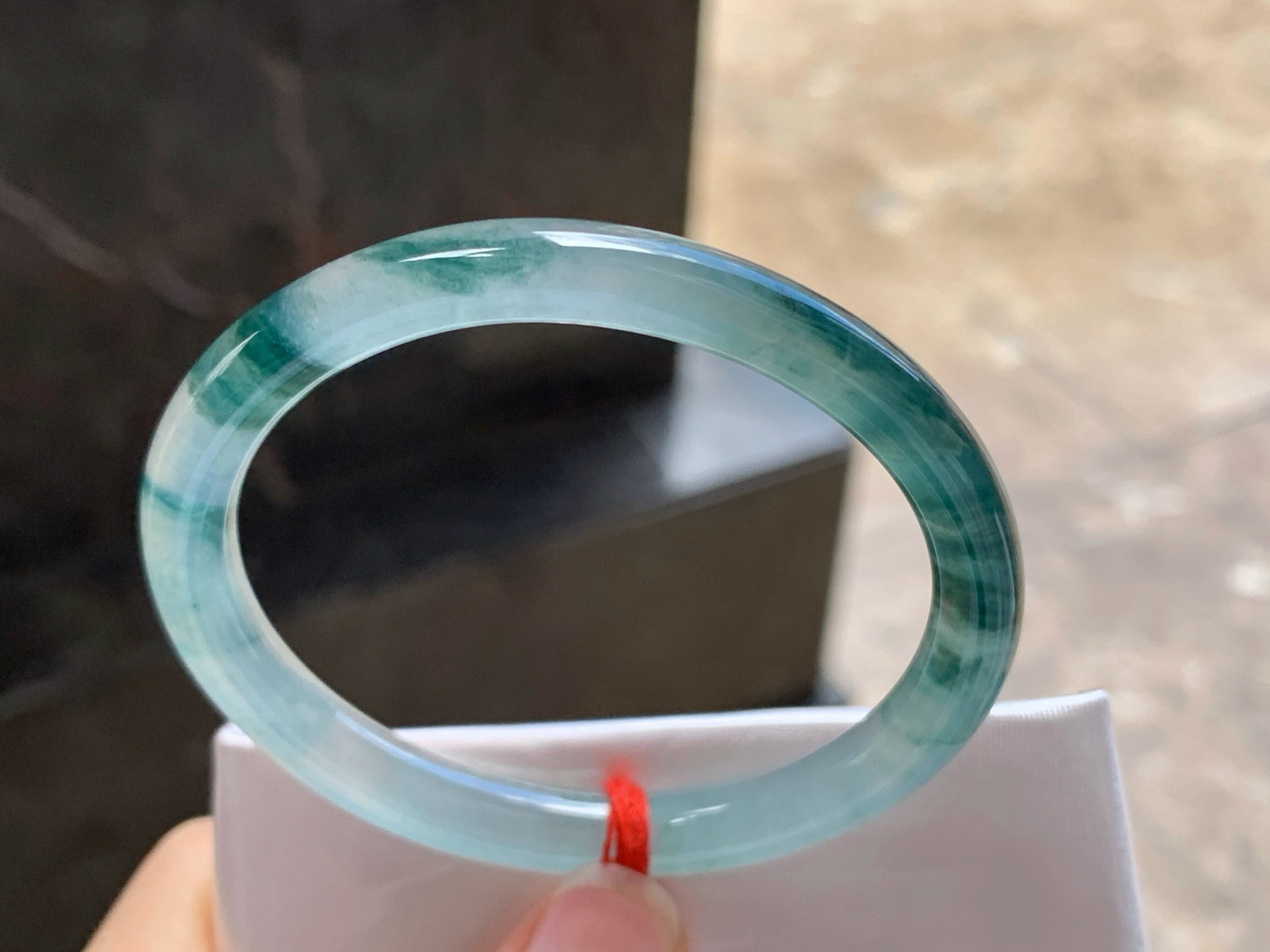 53-7.2

冰蓝花贵妃手镯^_^飘花浓郁 正圈50 51可以带