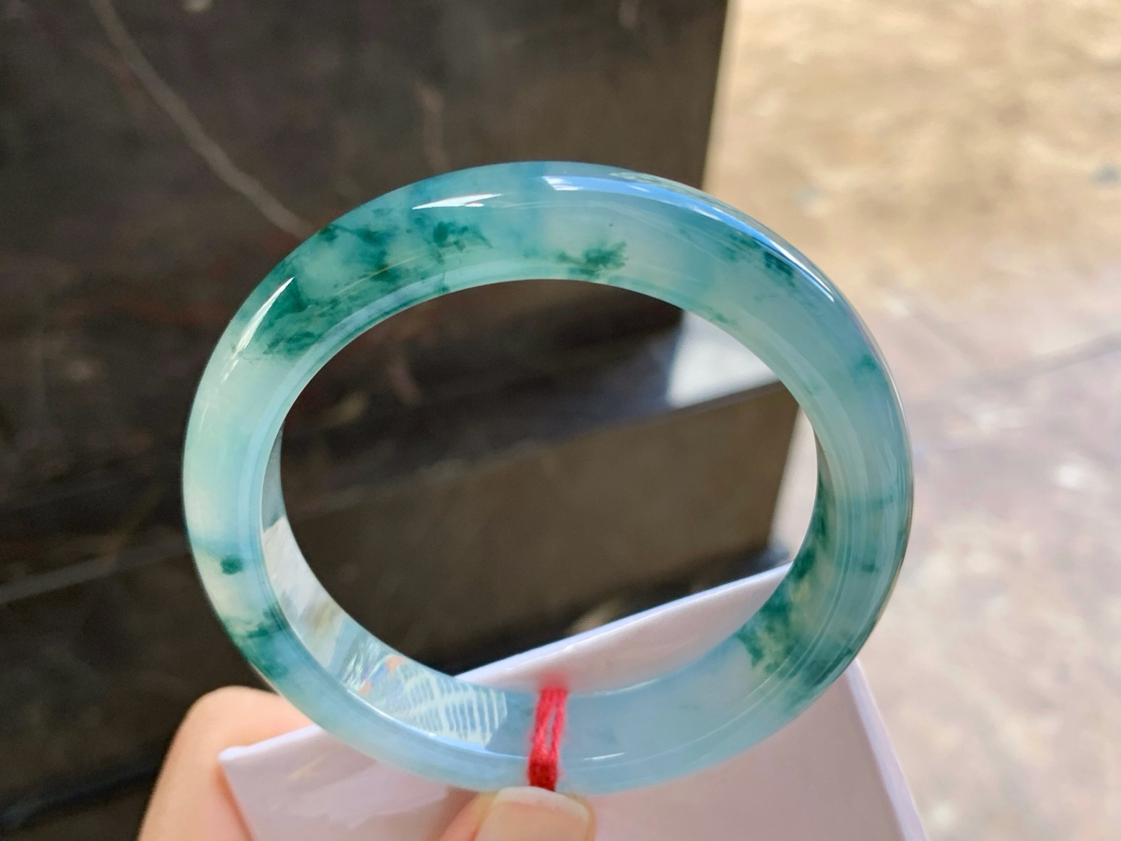 57-12.3-8.3

蓝花手镯^_^飘花浓郁