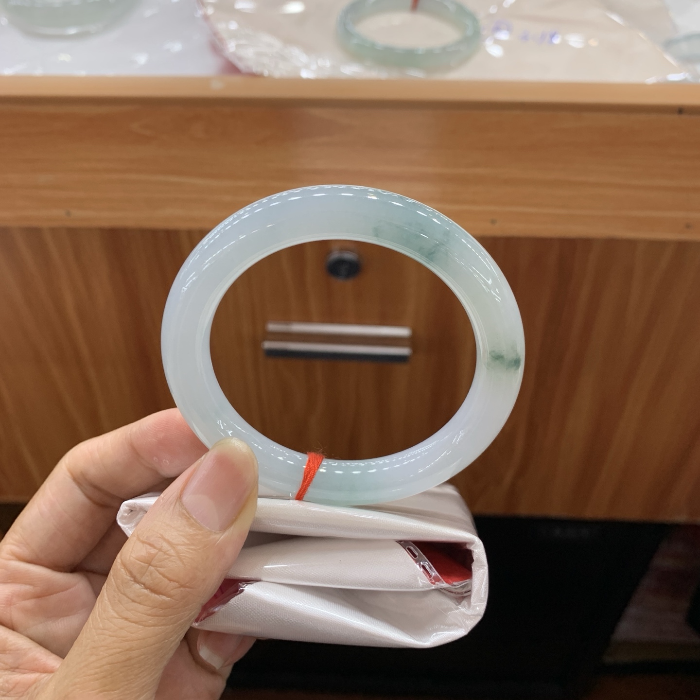 051505GX 飘花圆条翡翠手镯 53-9.7-9.2