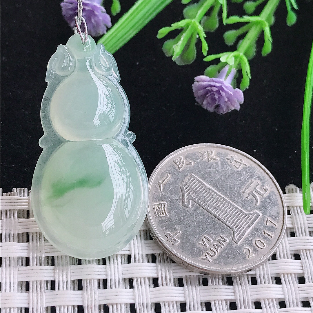 实拍A货翡翠36.9/19.3/5.9老坑冰胶水灵冰晴绿葫芦吊坠翡翠玉牌挂件