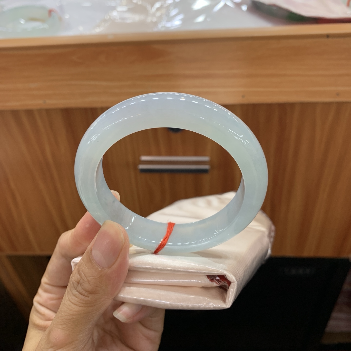051513GX 冰蓝正圈翡翠手镯 56.2-13-9.3