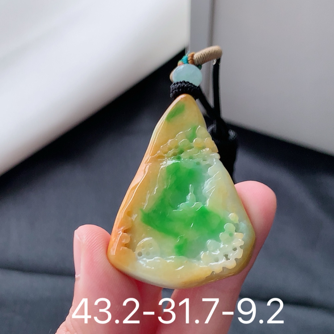 ️️ 三彩悟道挂件 底子细腻莹润 佩戴清新优雅 货号22514，43.2-31.7-9.2