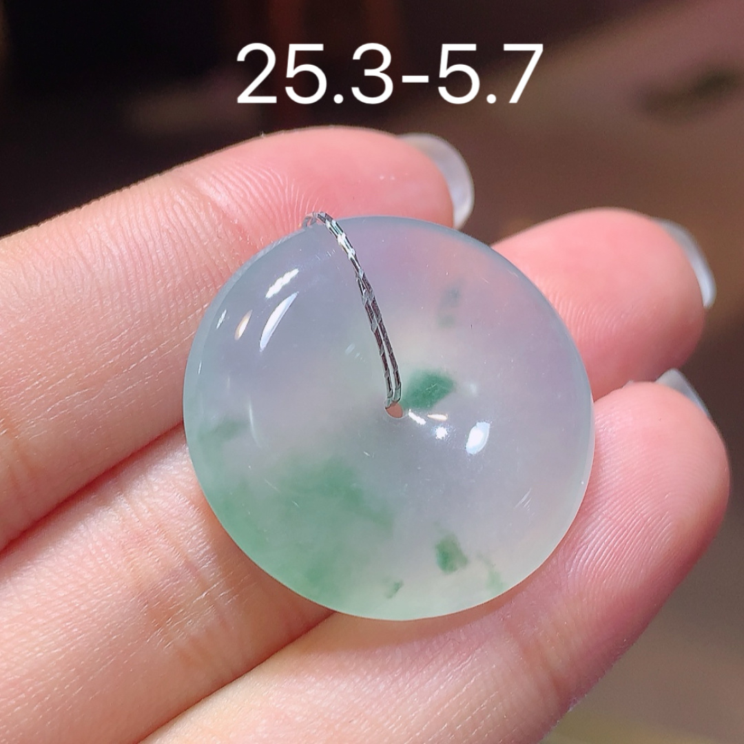 冰飘花平安扣挂件。冰润通透，种老油润起胶，佩戴优雅气质 货号12410，25.3-5.7