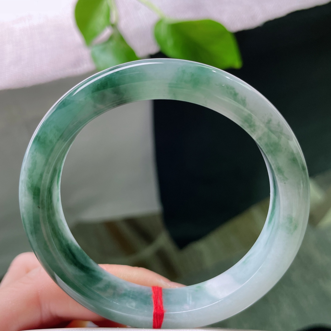58/12.3/8.2，飘花正圈，水头好，肉质细腻，繁花似锦，落落大方，有纹，ss53147a