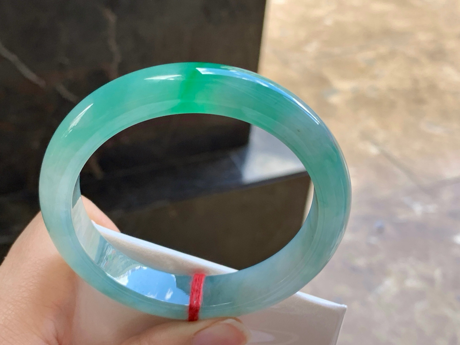 58-12.6-9.2mm

飘绿手镯^_^色阳