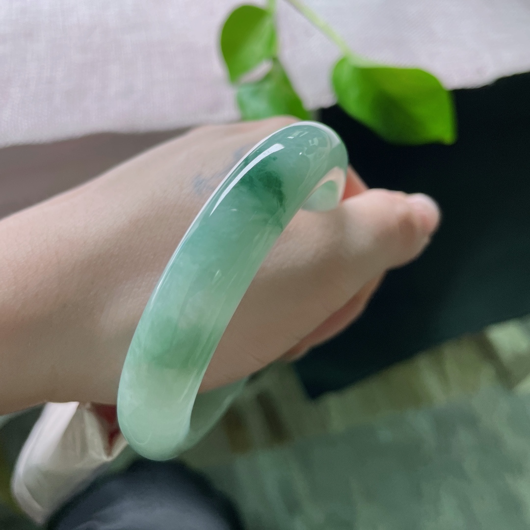 55/12.1/8.6飘花正圈，水润细腻，沉鱼落雁，闭月羞花之美，种老，无裂，ss52278a