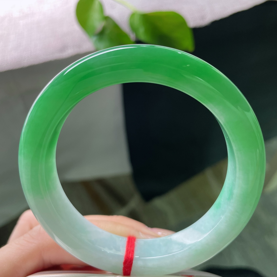 58/12.5/10.1，绿底正圈，种老，腕间一抹春，人间富贵花。 经典传承之美，无裂，ss53130a