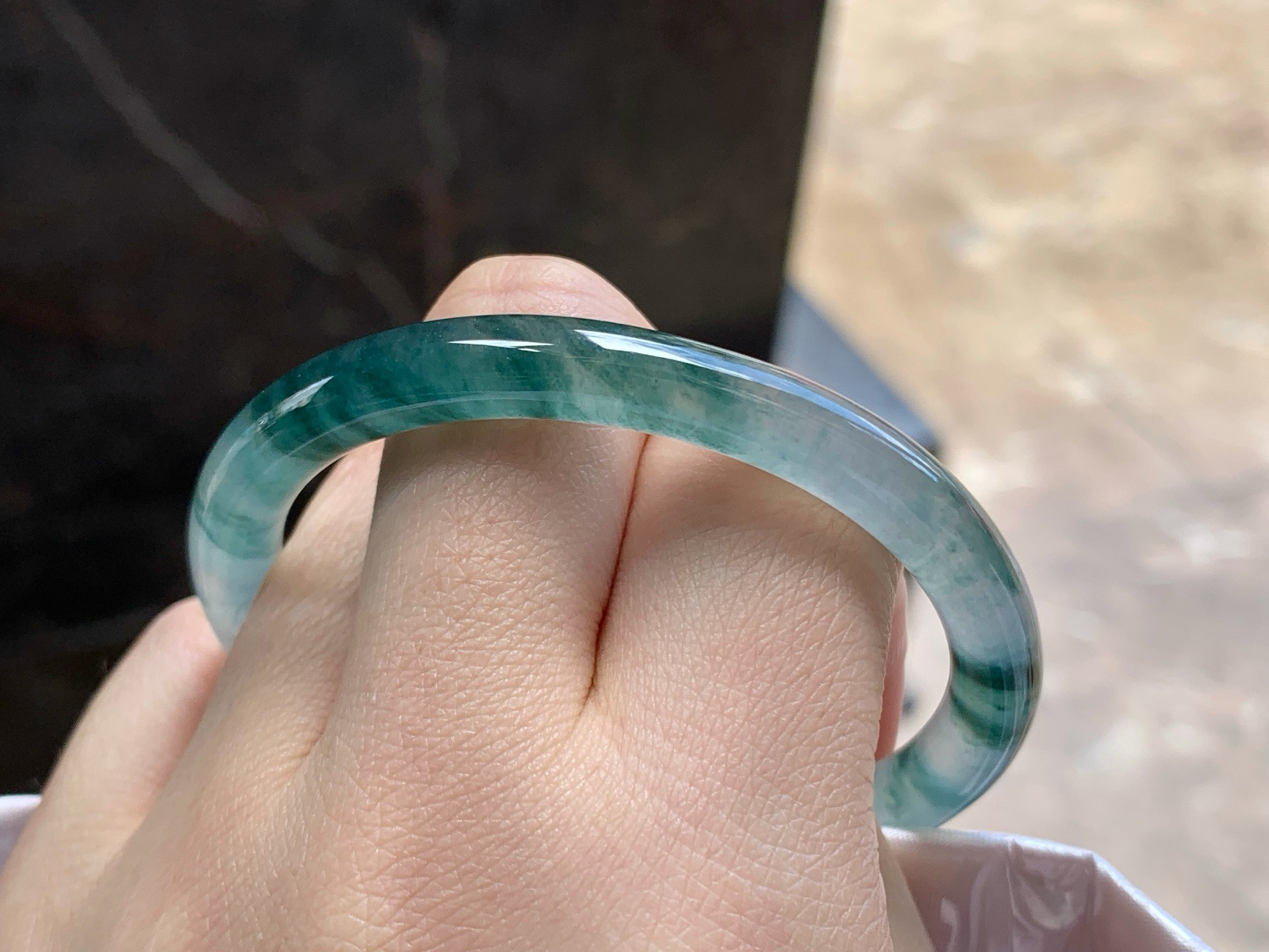 53-7.2

冰蓝花贵妃手镯^_^飘花浓郁 正圈50 51可以带