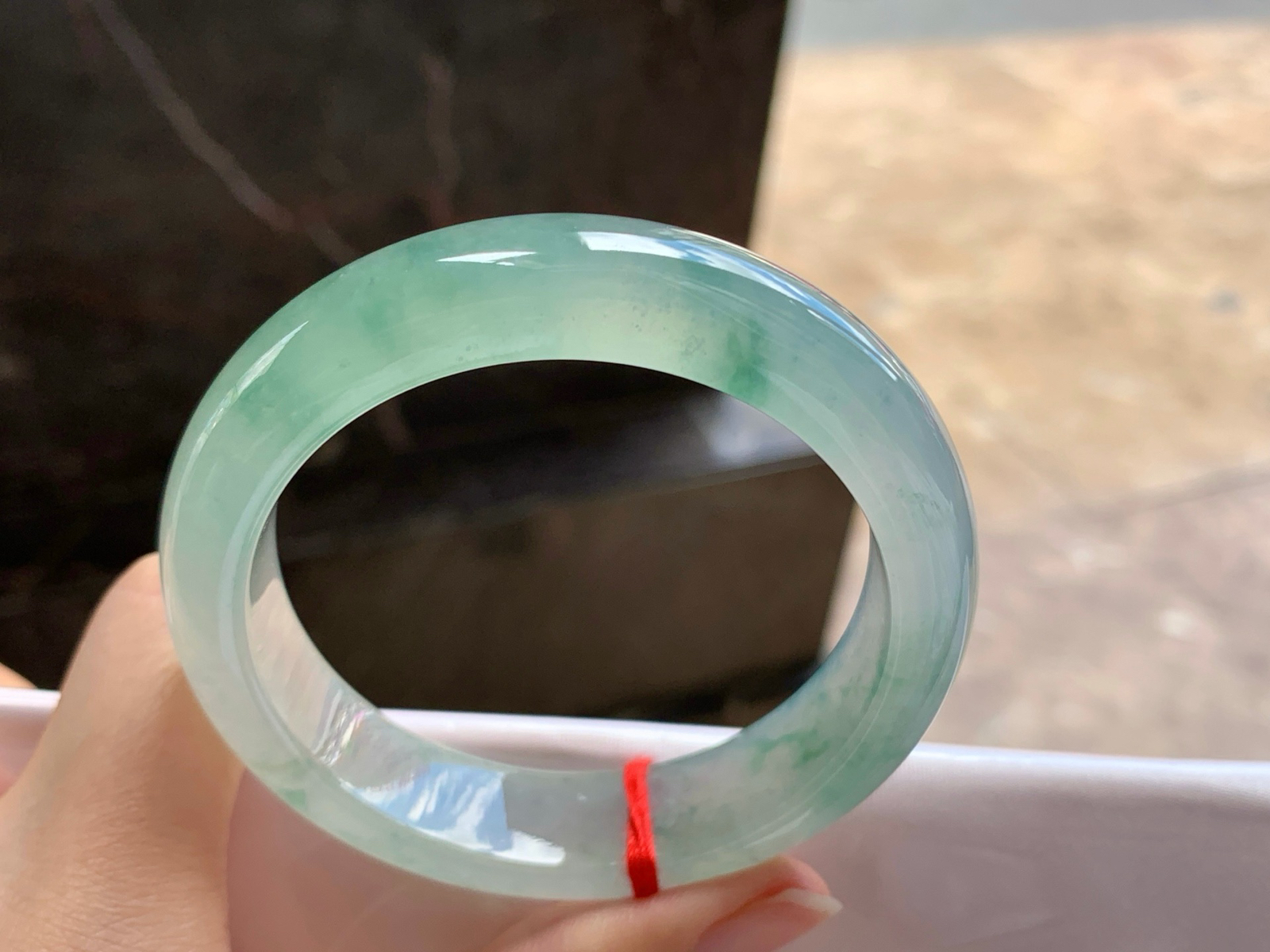 55-14-8.8

冰种手镯^_^透亮