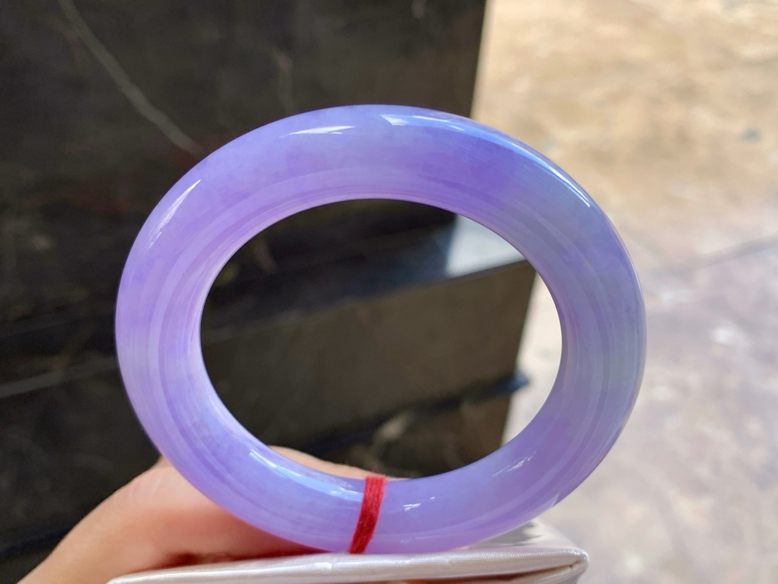 54-11

紫罗兰圆条手镯^_^颜色鲜艳