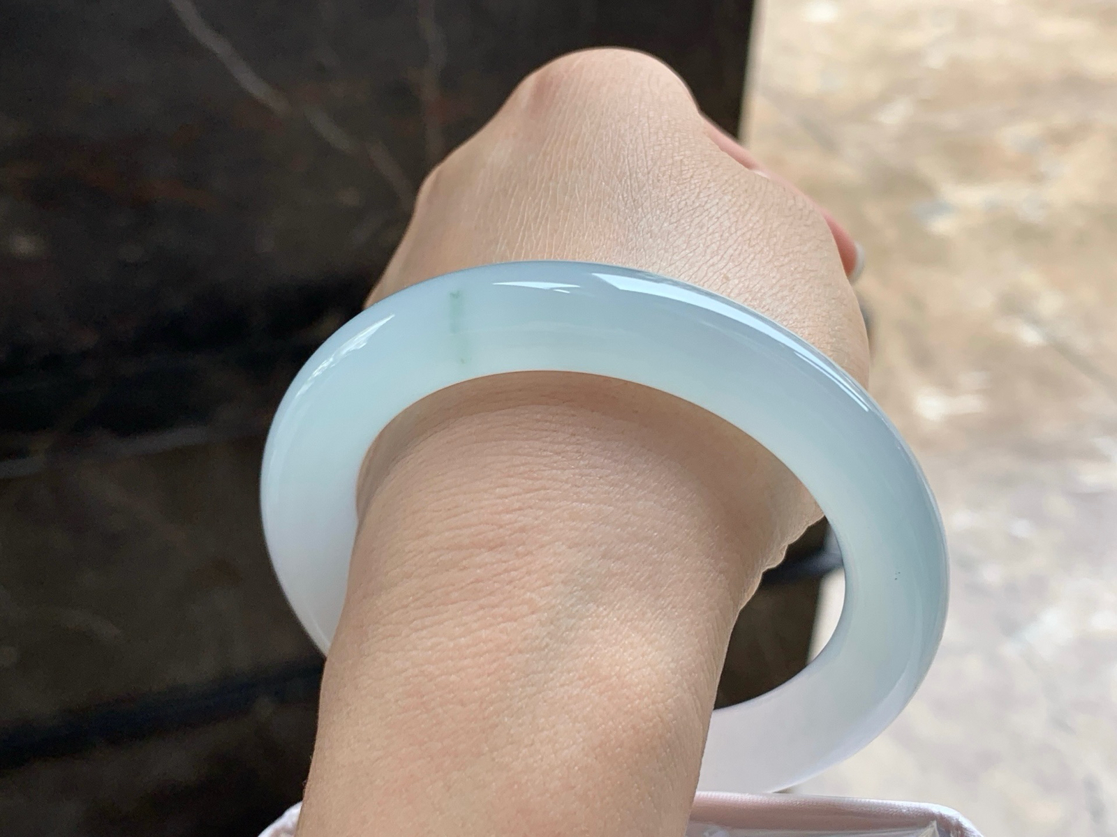 56-10.8

冰种圆条手镯^_^水润冰透 清新