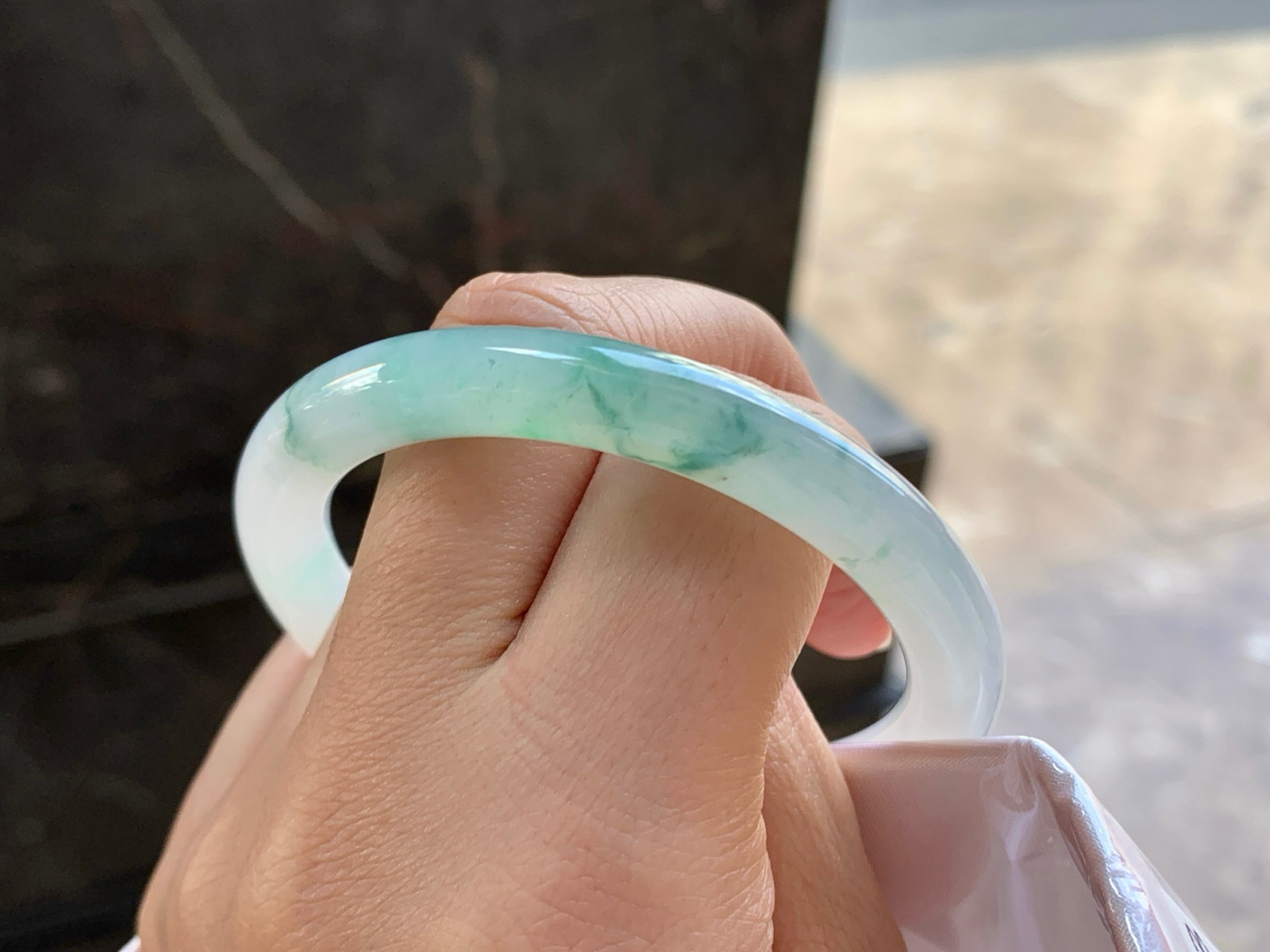 53-8.3

飘花圆条手镯^_^水润清新