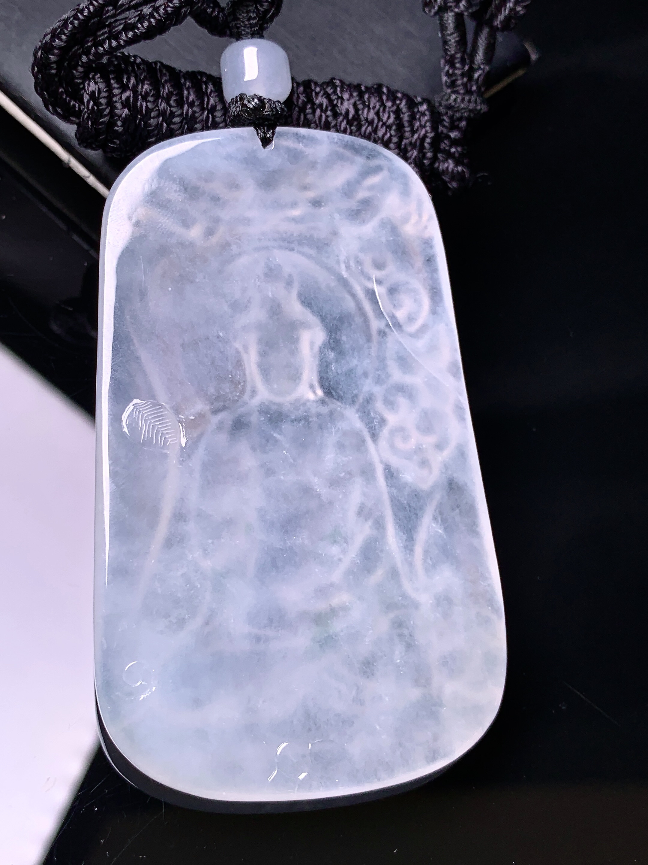 冰种观音菩萨吊坠 玉质细腻 色泽艳丽清新 水润亮眼 整体尺寸68*40.2*5.3 a2