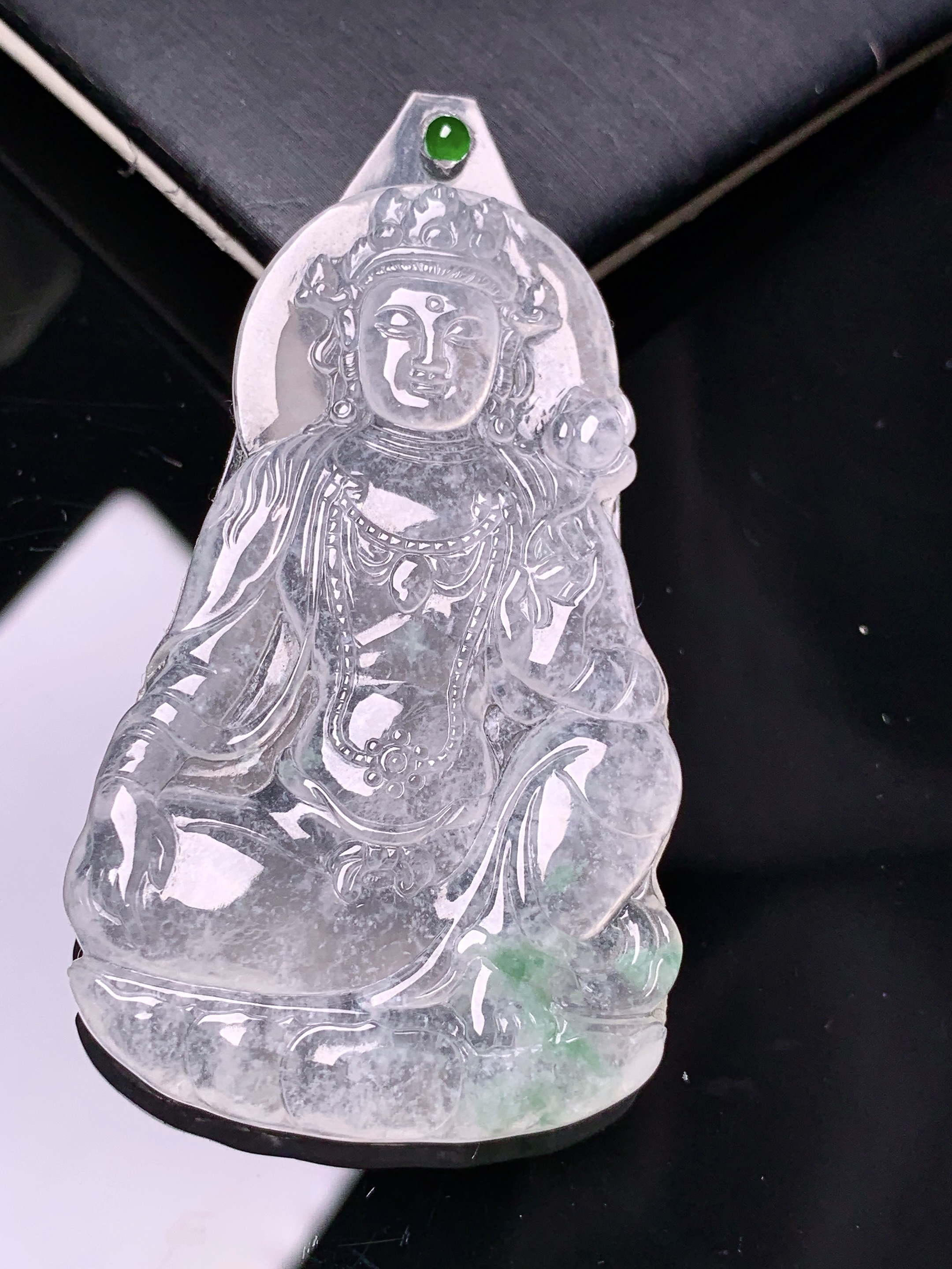 镶嵌款 冰种度母观音菩萨吊坠 玉质细腻 色泽艳丽清新 水润亮眼 整体尺寸55.2*33.6*3 2x