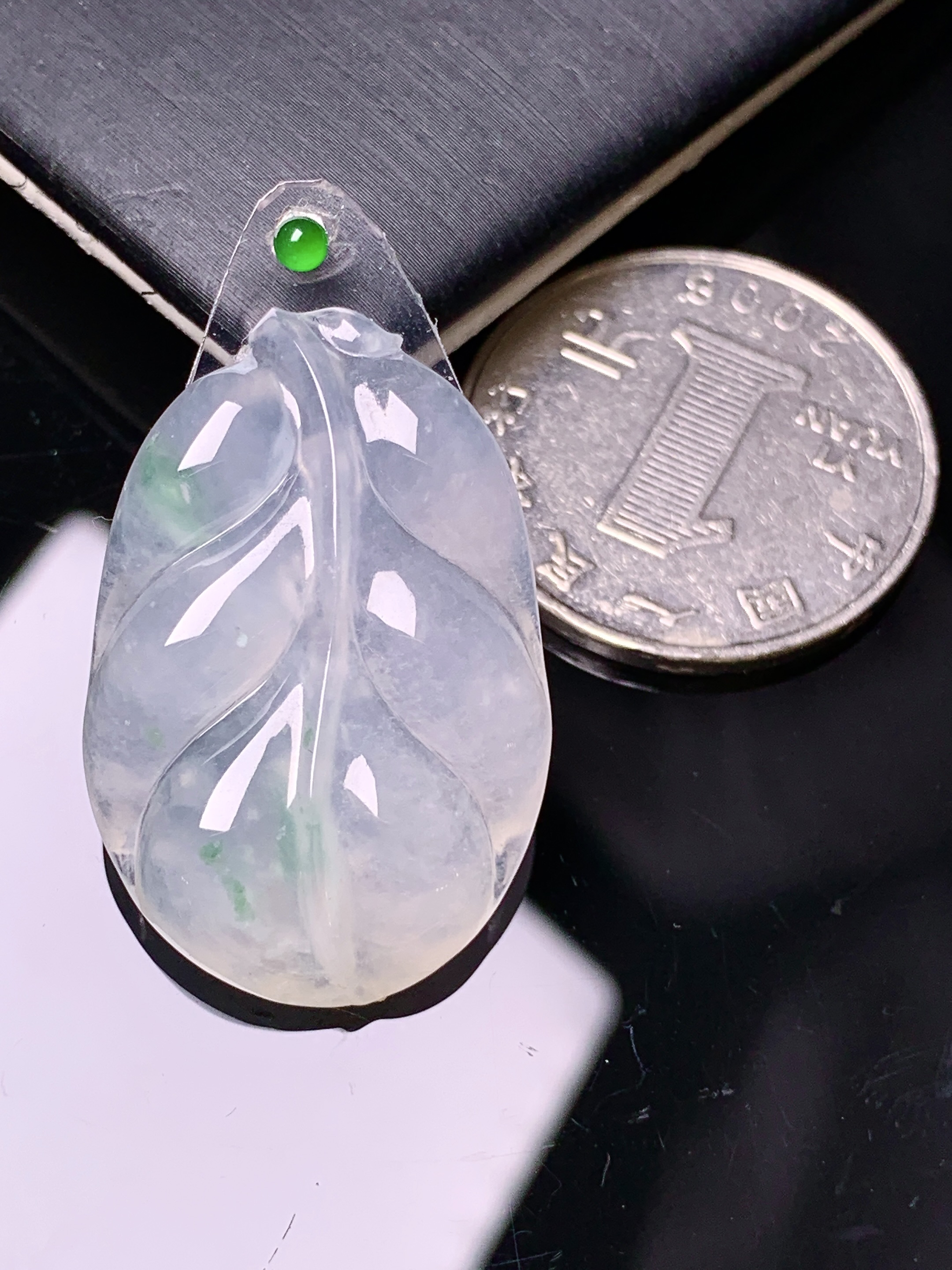 镶嵌款 冰种树叶吊坠 玉质细腻 色泽艳丽清新 水润亮眼 整体尺寸32*21.2*4.3 2x