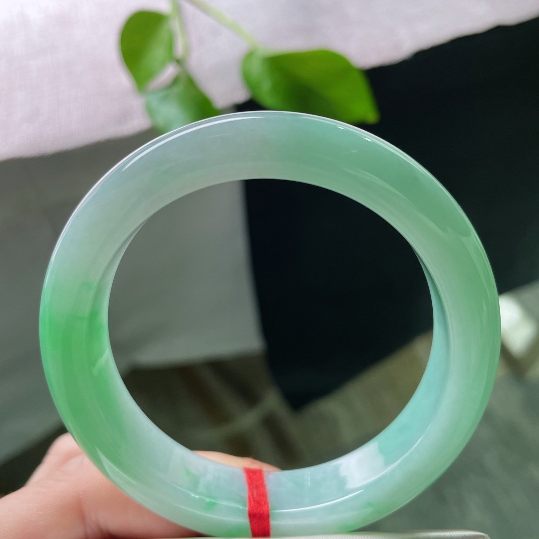 57.1/12.6/9.2，绿底正圈，色泽温柔，治愈，小清新，水头好，细腻，皮纹，ss52472a
